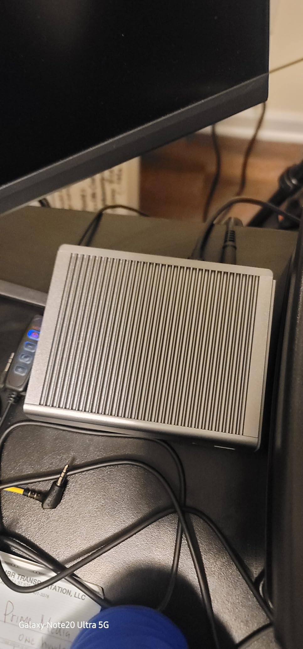 CalDigit TS4, 18-in-1 Thunderbolt 4 Docking Station, 98W Charging, 3* TBT4 (40Gb/s), 3* USB-C + 5* USB-A (10Gb/s), 2.5GbE LAN, 1*8K@30Hz or 2*6K@60Hz Displays customer photo 1