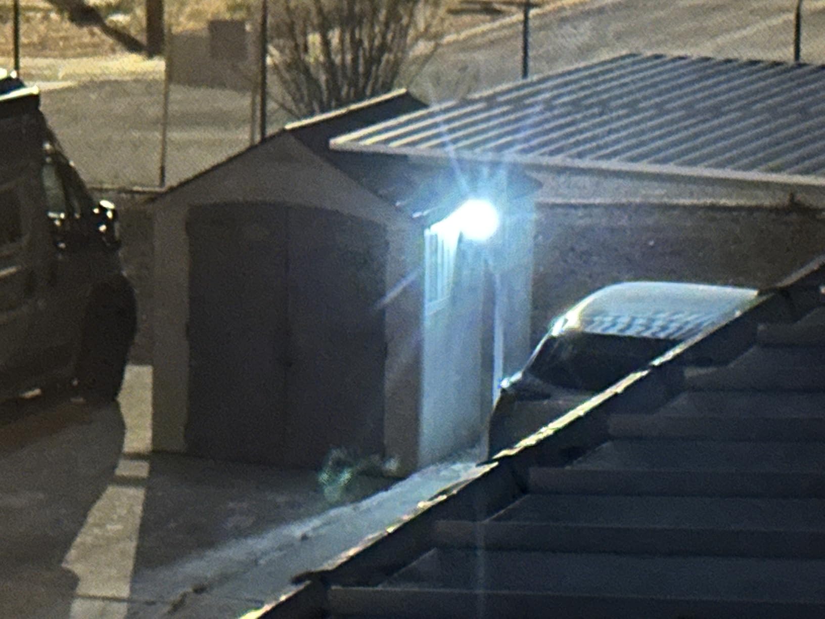 intelamp Solar Outdoor Lights,6000mAh Motion Sensor with Dual Sensors,Waterproof Solar Flood Lights 270°Wide Angle for Outside with 3 Modes customer photo 1