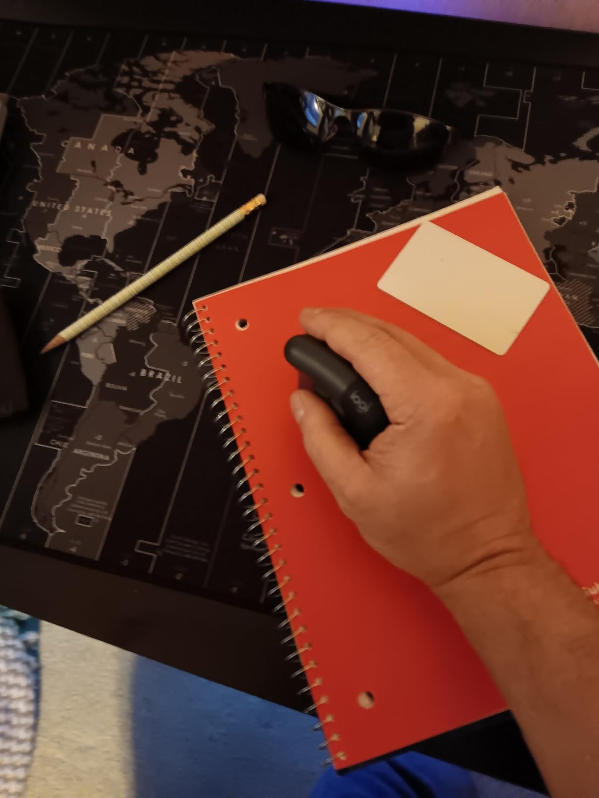 Logitech Lift Vertical Ergonomic Mouse, Wireless Bluetooth or USB Receiver, Quiet Clicks, 4 Buttons, Right Hand Wireless Mouse, Windows/macOS/iPadOS, Laptop, PC - Graphite customer photo 1