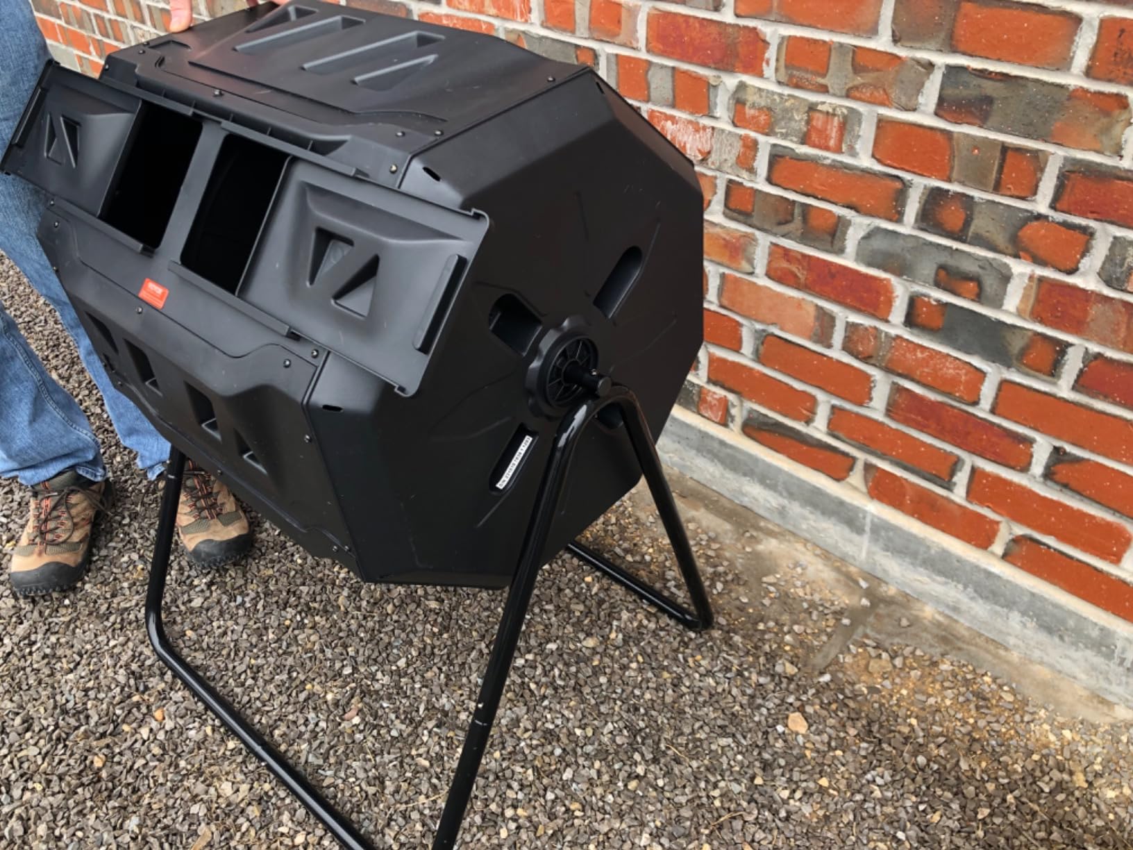 VEVOR Compost Bin, 43-Gal Dual Chamber Composting Tumbler, Large Tumbling Rotating Composter with 2 Sliding Doors and Steel Frame, BPA Free Composter Bin Tumbler for Garden, Kitchen, Yard, Outdoor customer photo 2