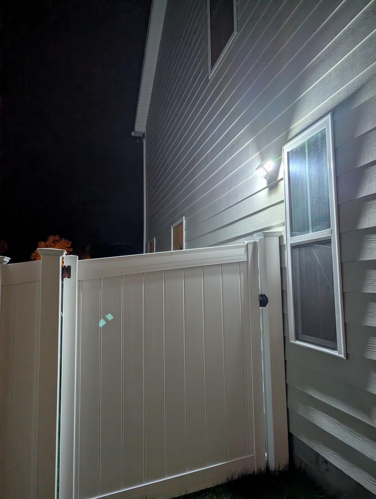 Onforu 4500LM Solar Lights Outdoor, 3 Heads Security Lights with Remote Control, IP65 Waterproof Motion Sensor Lights, 3 Modes Flood Lights for Wall, Porch, Yard, Outside, 2 Pack customer photo 2