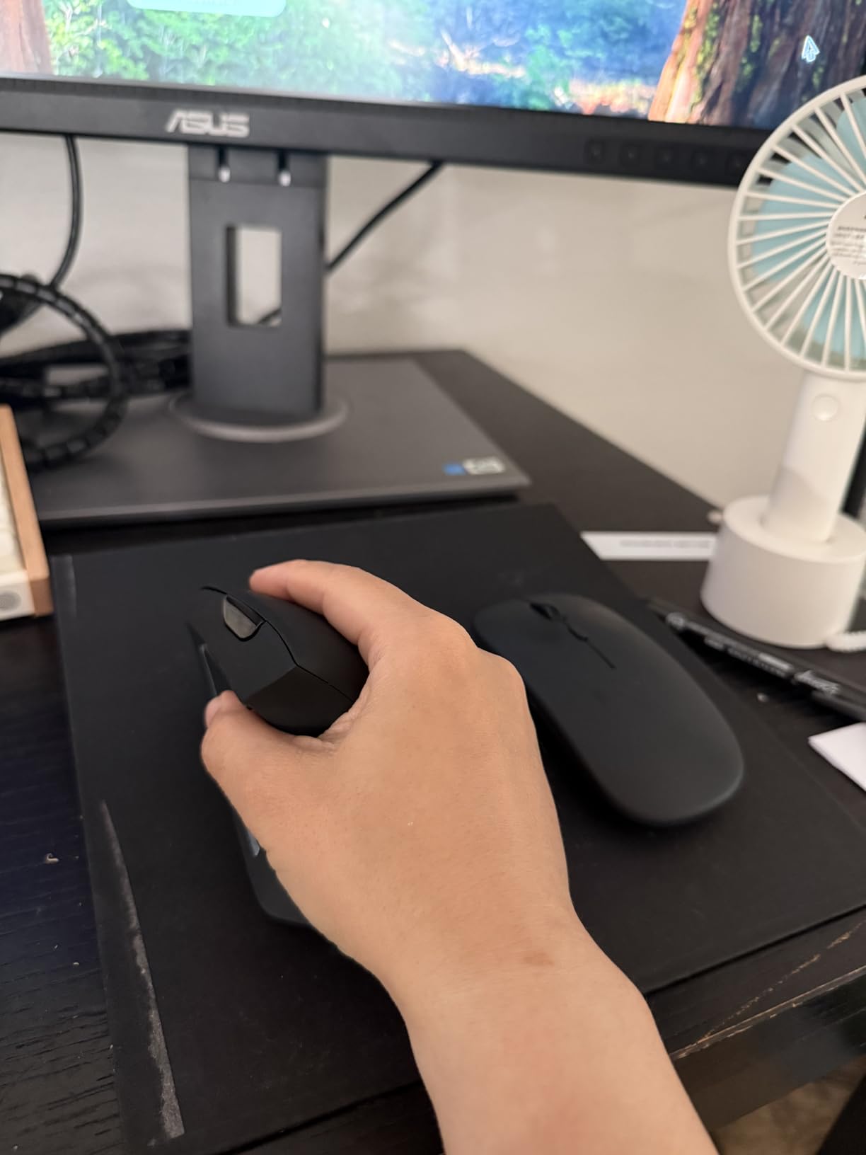 TECKNET Ergonomic Mouse, Wireless Bluetooth Vertical Mouse, 4800 DPI Optical Tracking, 6 Adjustable DPI, Quiet Clicks, 2.4GHz with USB A Receiver, 12 Months Battery, 6 Buttons, Wide Compatibility customer photo 2