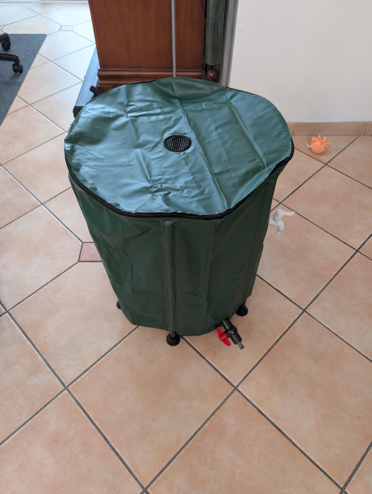 Collapsible Rain Barrel Water Storage Containers-53 Gallon Portable Rainwater Collect System Water Tank to Collect Rainwater from Gutter Downspout Water Catcher with Spigots,Filter＆Overflow Kits customer photo 1