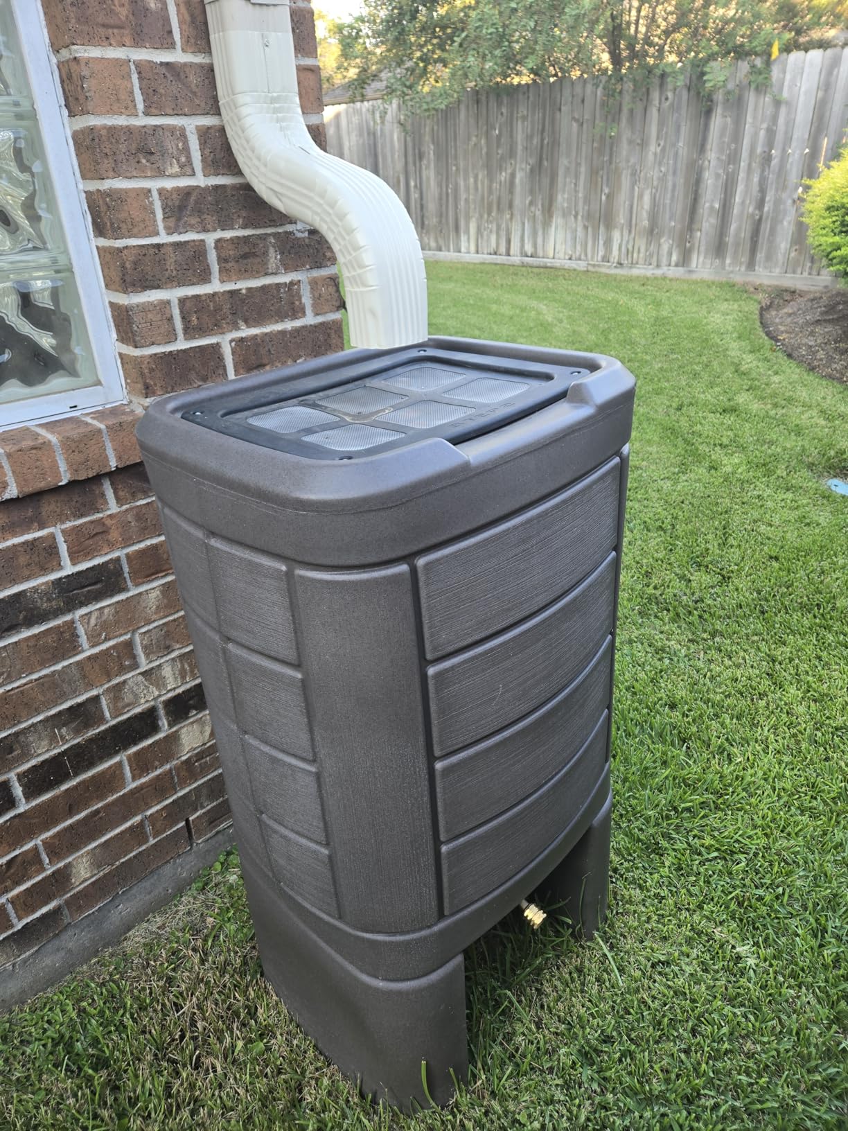 Step2 Lakewood Rain Barrel with Stand, Outdoor Water Conservation Container, Holds 60 Gallons, Brown customer photo 1