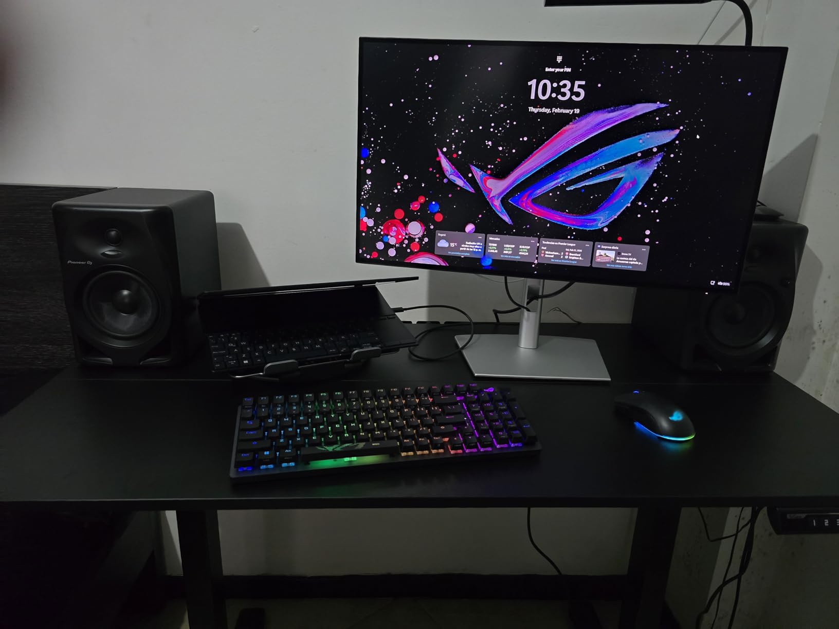 Dell UltraSharp U2725QE 27 Inch 4K UHD IPS Black Monitor with 120Hz and Thunderbolt 4 customer photo 1