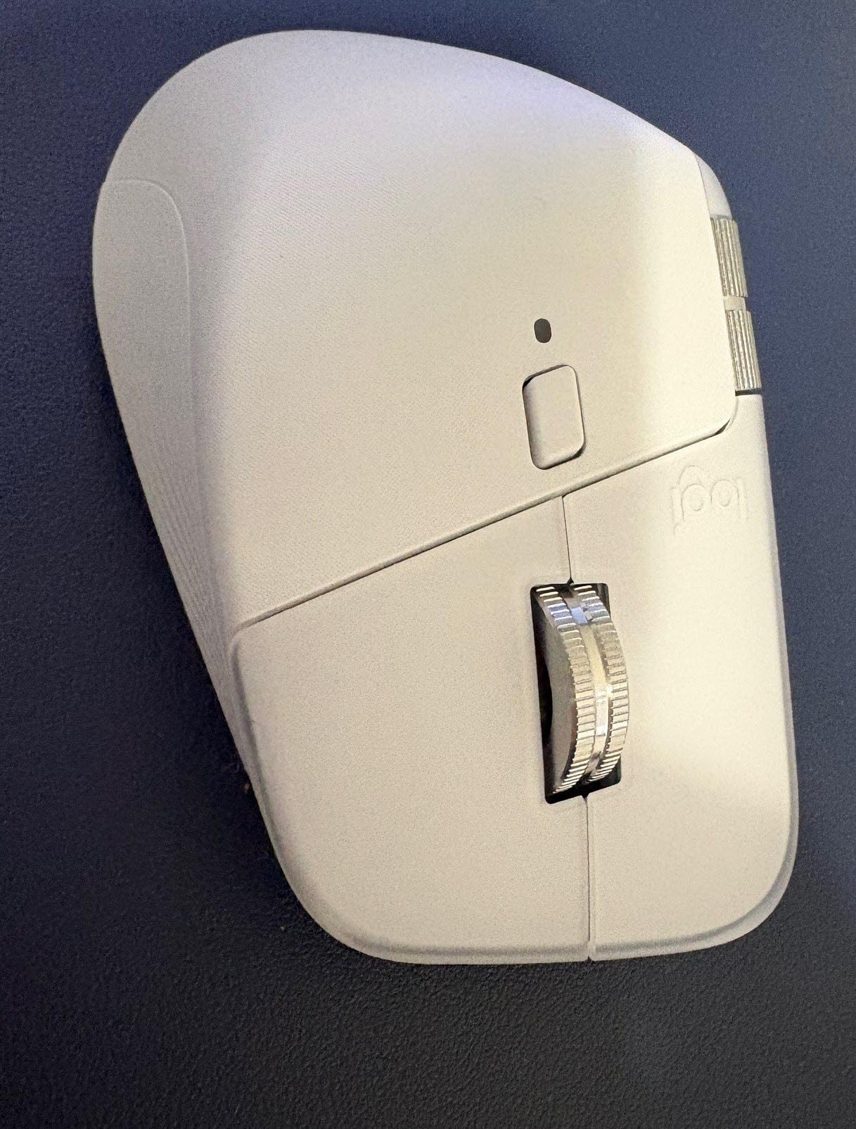 Logitech MX Master 4, Ergonomic Wireless Mouse with Advanced Performance Haptic Feedback, Ultra-Fast Scrolling, USB-C Charging, Bluetooth, Windows, MacOS - Graphite customer photo 2