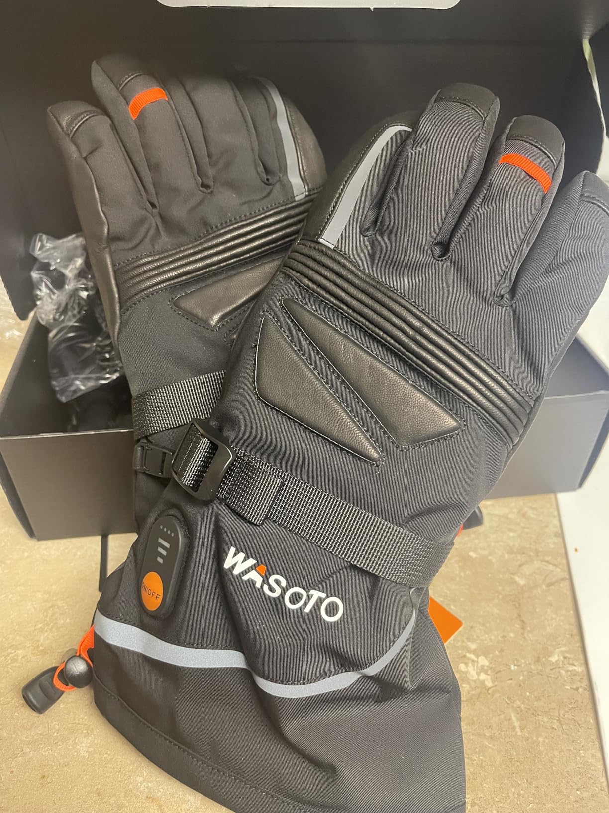 WASOTO Heated Gloves for Men Women,7.4V Battery 22.2WH Rechargeable Electric Heated Leather Gloves for Winter Outdoor Work Motorcycle Riding Skiing Snowboarding Hiking Camping Raynaud customer photo 1