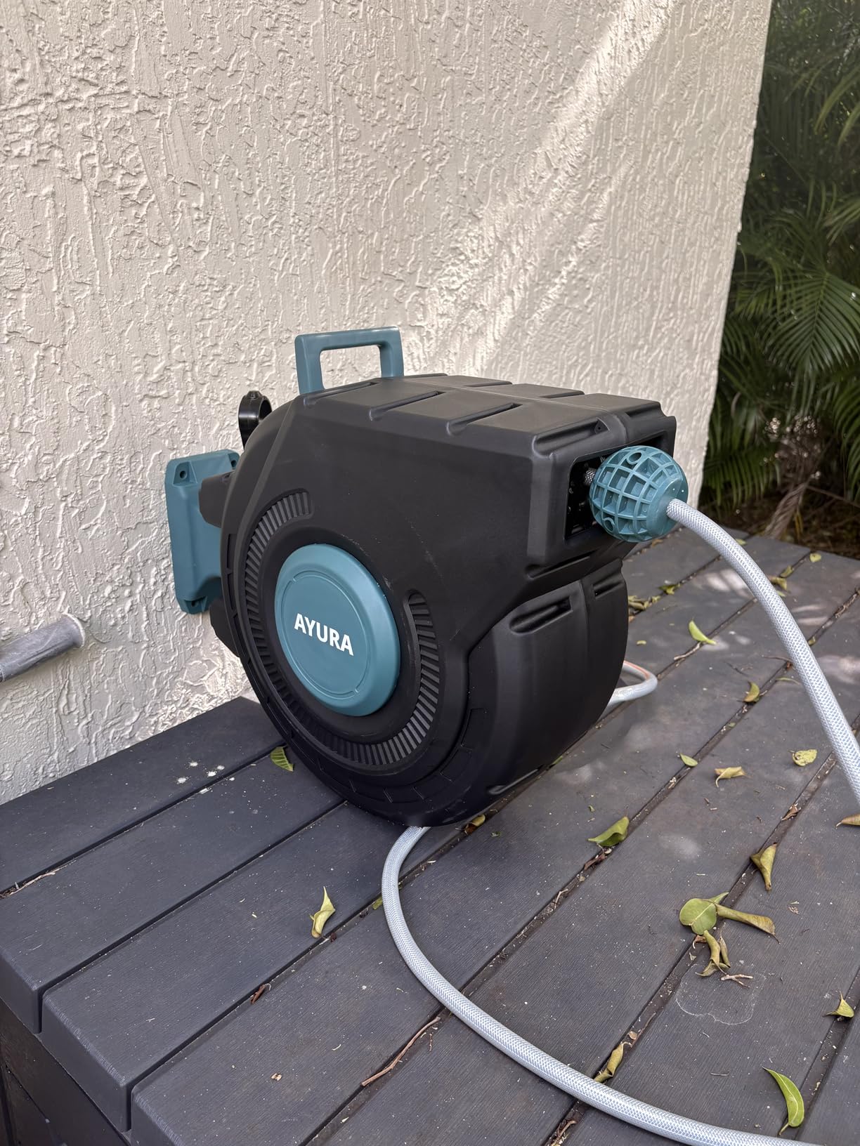 AYURA Retractable Garden Hose Reel 100 ft x 1/2 inch with Pro Metal Shaft, Heavy Duty Automatic Garden Hose Reels with Kink-Free Rewind and Lock at Any Length customer photo 1