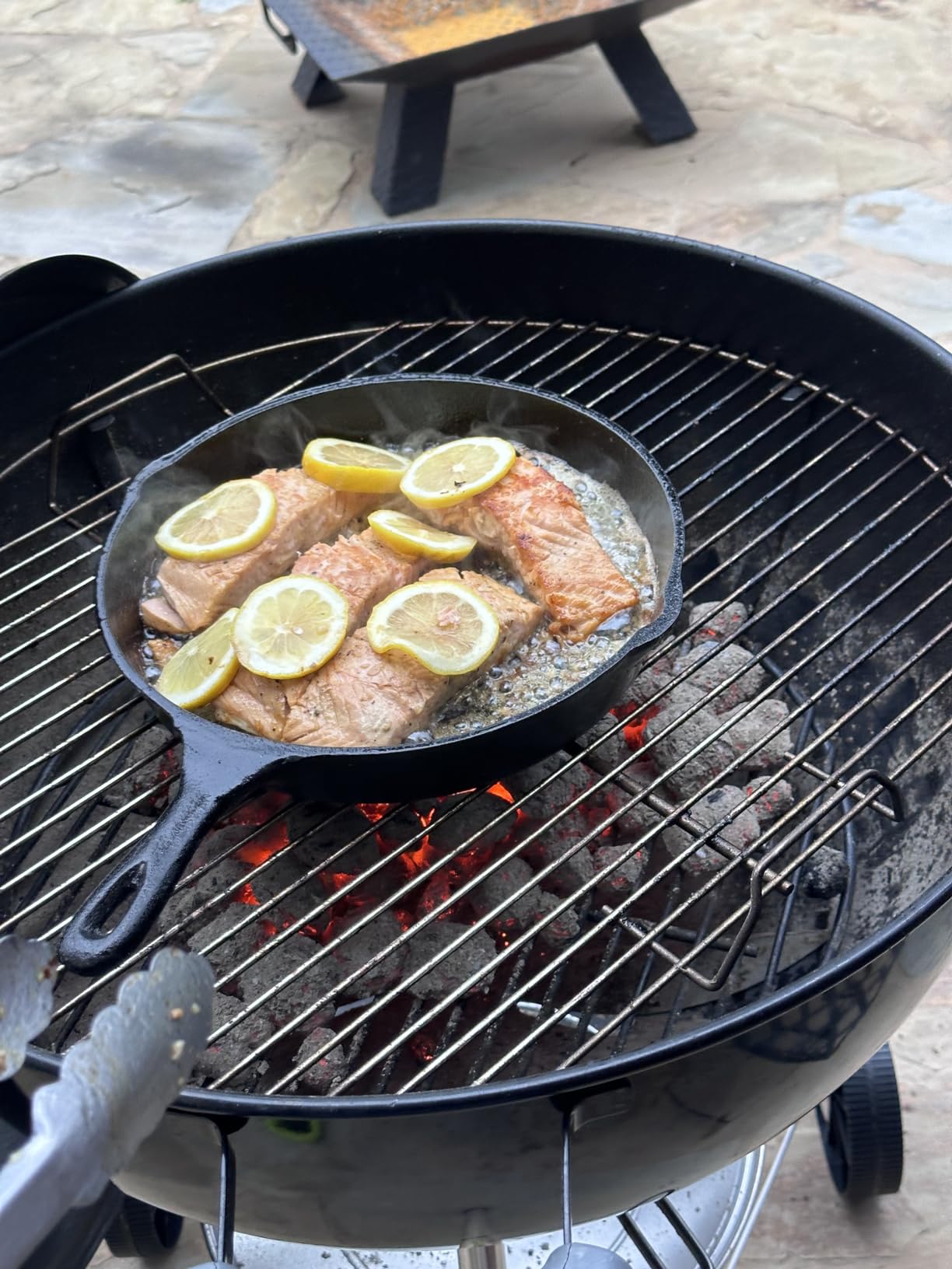 Weber Original Kettle Charcoal Grill, 22-Inch, Black - Classic Outdoor BBQ Grill with One-Touch Cleaning System and Precise Temperature Control Dampers customer photo 2