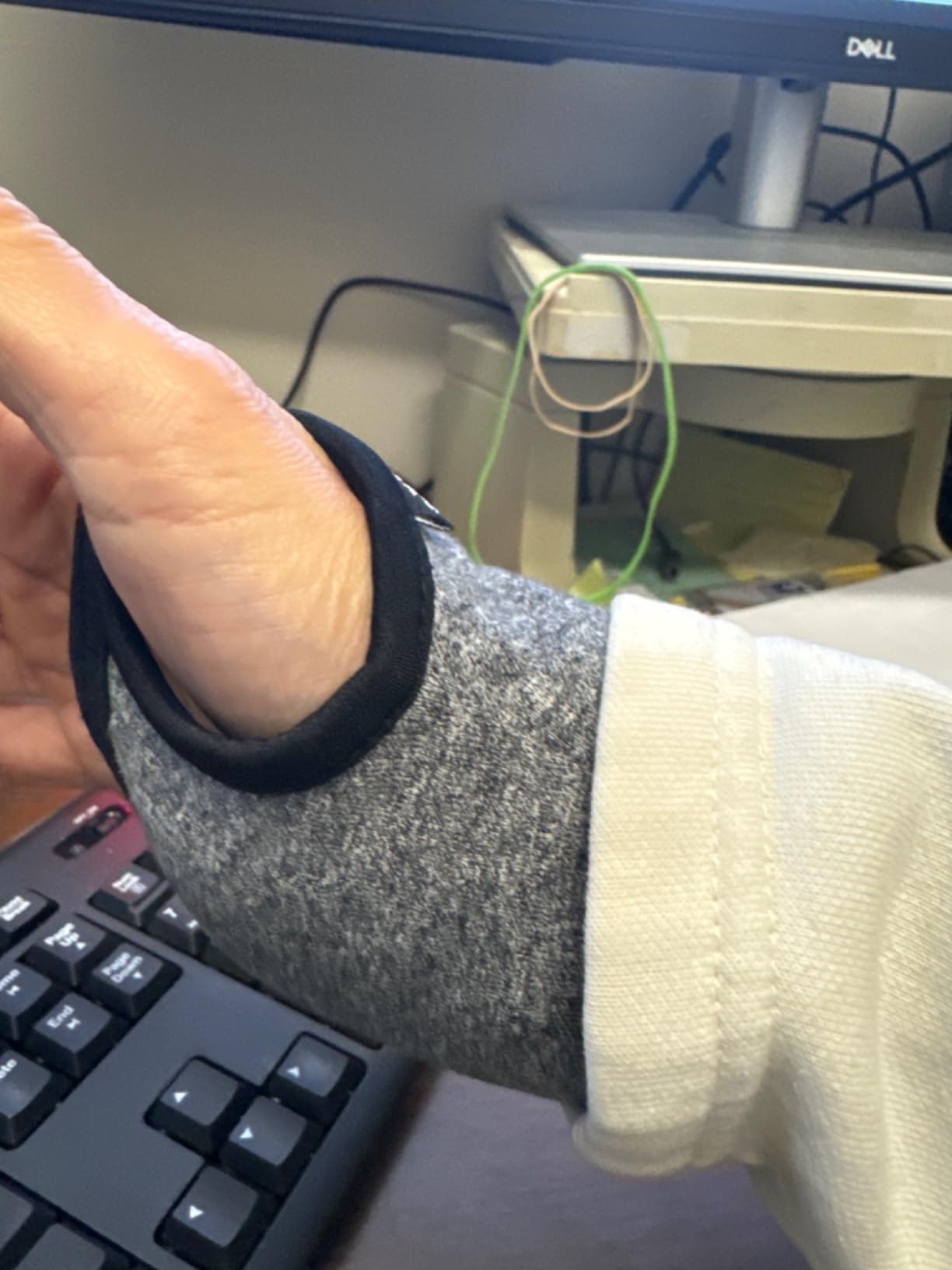 Brownmed IMAK RSI Computer Glove - Wrist Brace for Carpal Tunnel Relief - Compression Glove for Wrist & Hand Support customer photo 1