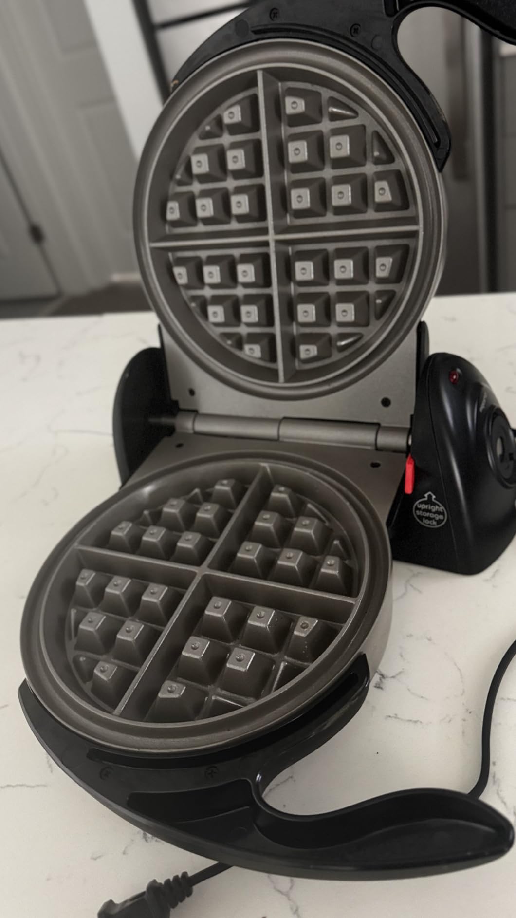 Presto 03510 Ceramic FlipSide Belgian Waffle Maker, Nonstick, Cool Touch Handles, Black customer photo 2