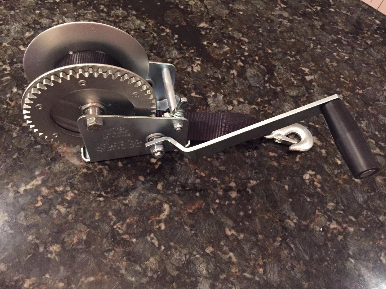 Reese Towpower 74329 Trailer Hand Crank Winch for Boat, Single-Speed, 1,500 lbs. Capacity, 20 Foot Strap, Build in High Carbon Steel and Zinc-Plated Finish for Superior Corrosion Resistance customer photo 1