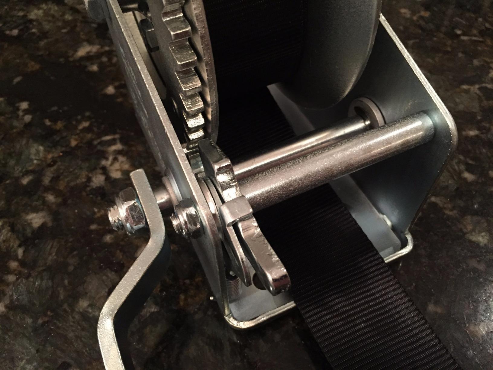 Reese Towpower 74329 Trailer Hand Crank Winch for Boat, Single-Speed, 1,500 lbs. Capacity, 20 Foot Strap, Build in High Carbon Steel and Zinc-Plated Finish for Superior Corrosion Resistance customer photo 2