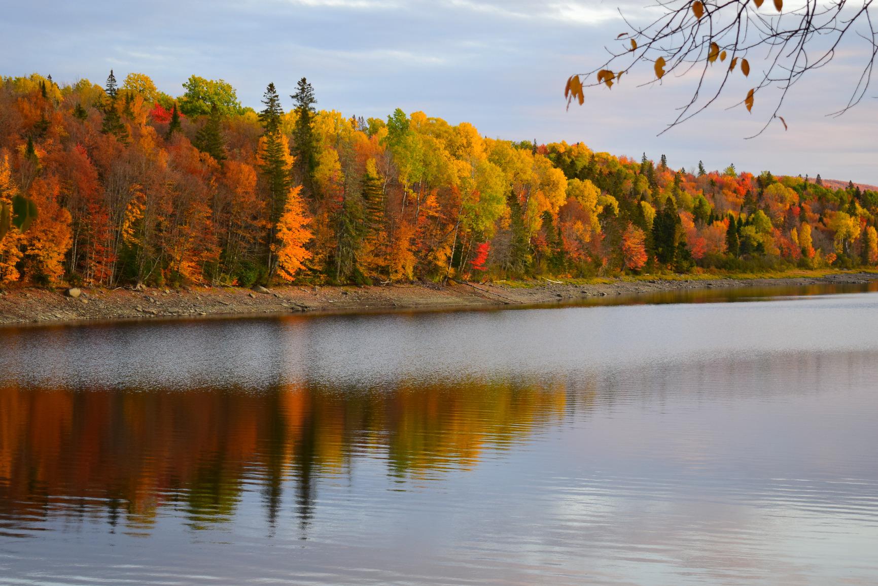 Advanced Elements AE1007-R AdvancedFrame Convertible Inflatable Kayak - 15' - Red customer photo 1