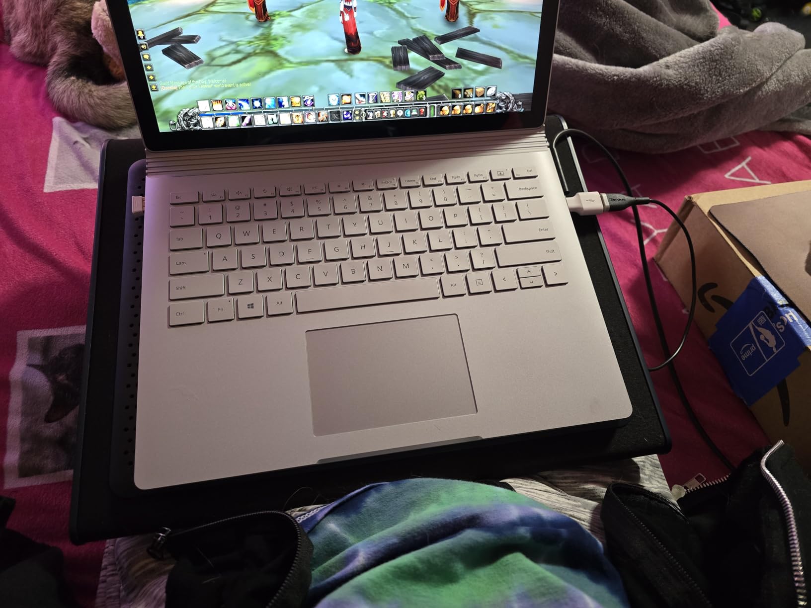 Targus 17 Inch Dual Fan Lap Chill Mat - Soft Neoprene Laptop Cooling Pad for Heat Protection, Fits Most 17