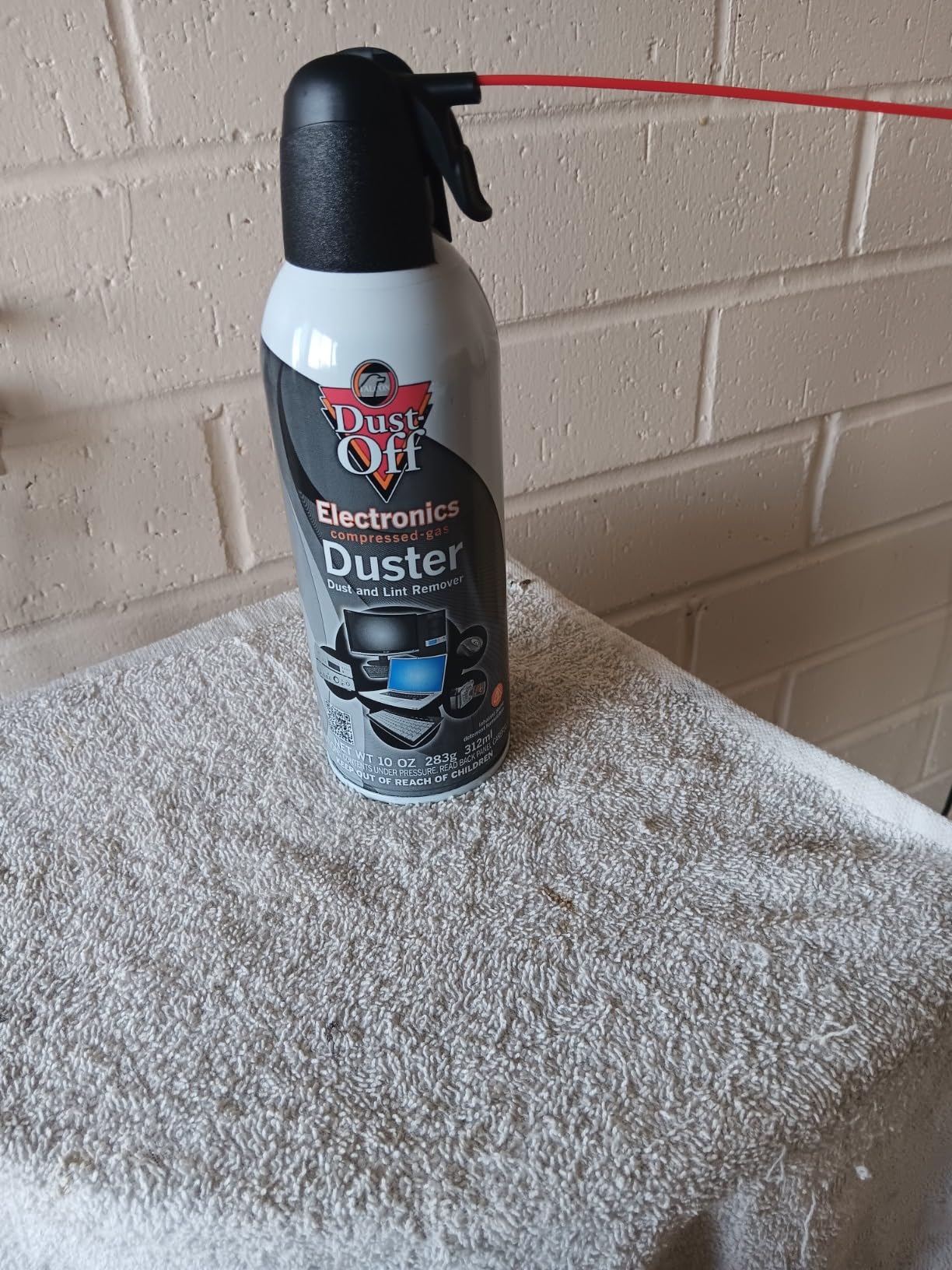 Falcon Compressed Gas (152a) Disposable Cleaning Duster 3 Count, 10 oz. Can (DPSXL3) customer photo 1