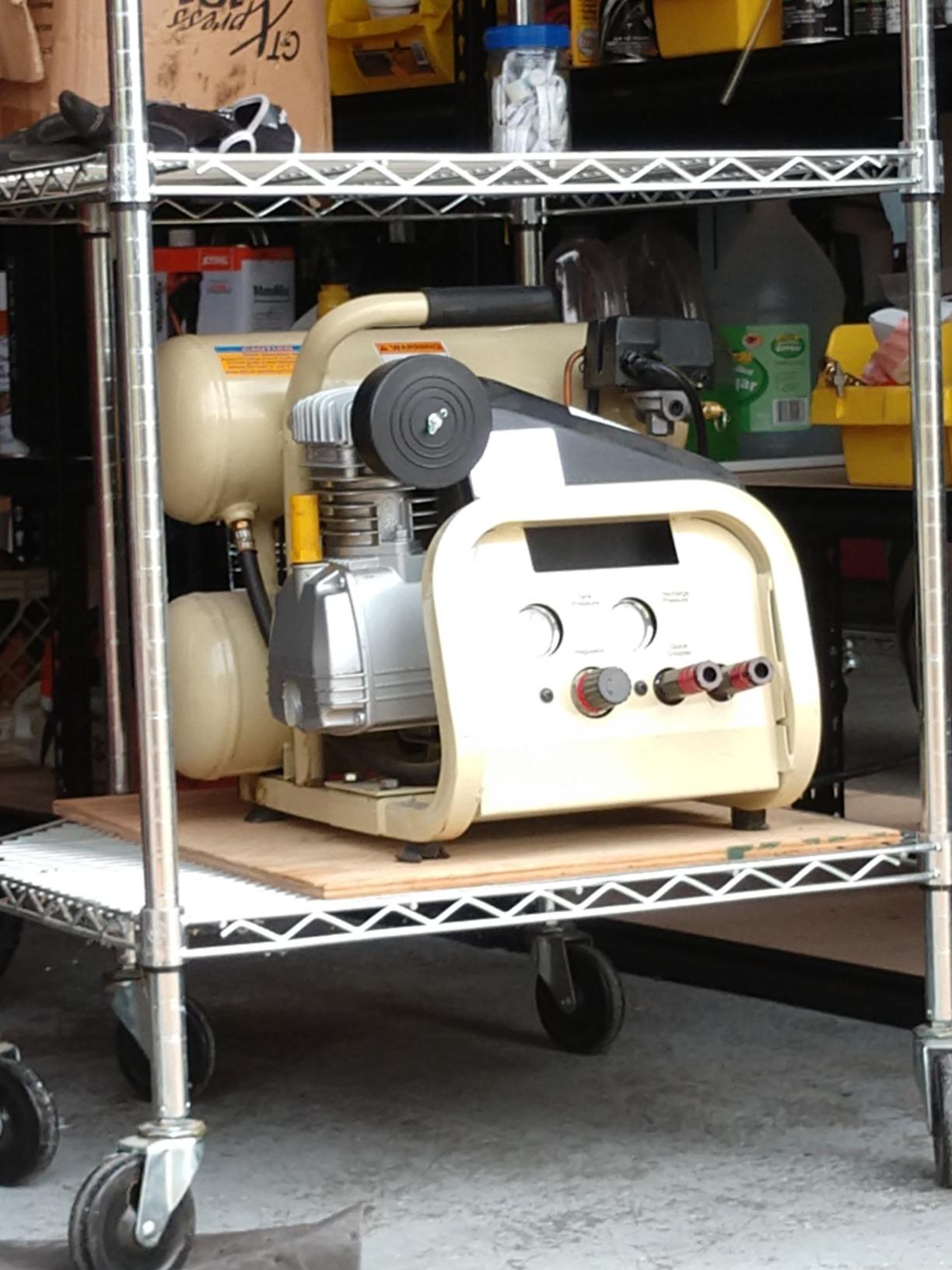 Ingersoll Rand Twin-Stack P1IU-A9 2 HP 4 Gallon Portable Air Compressor customer photo 1