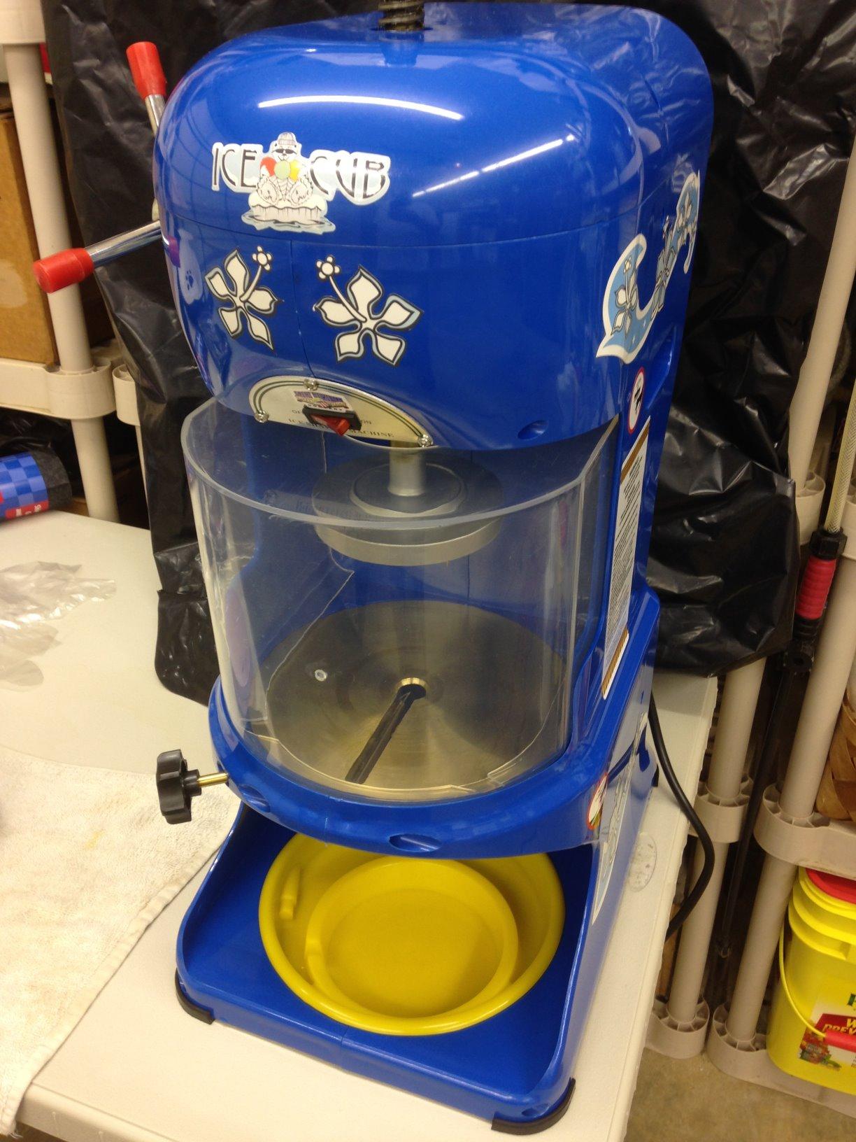 Great Northern Popcorn Company Premium Quality Ice Cub Shaved Ice Machine Commercial Ice Shaver, Blue, 1/3 hp, 6057 Ice Cub Shaver customer photo 1
