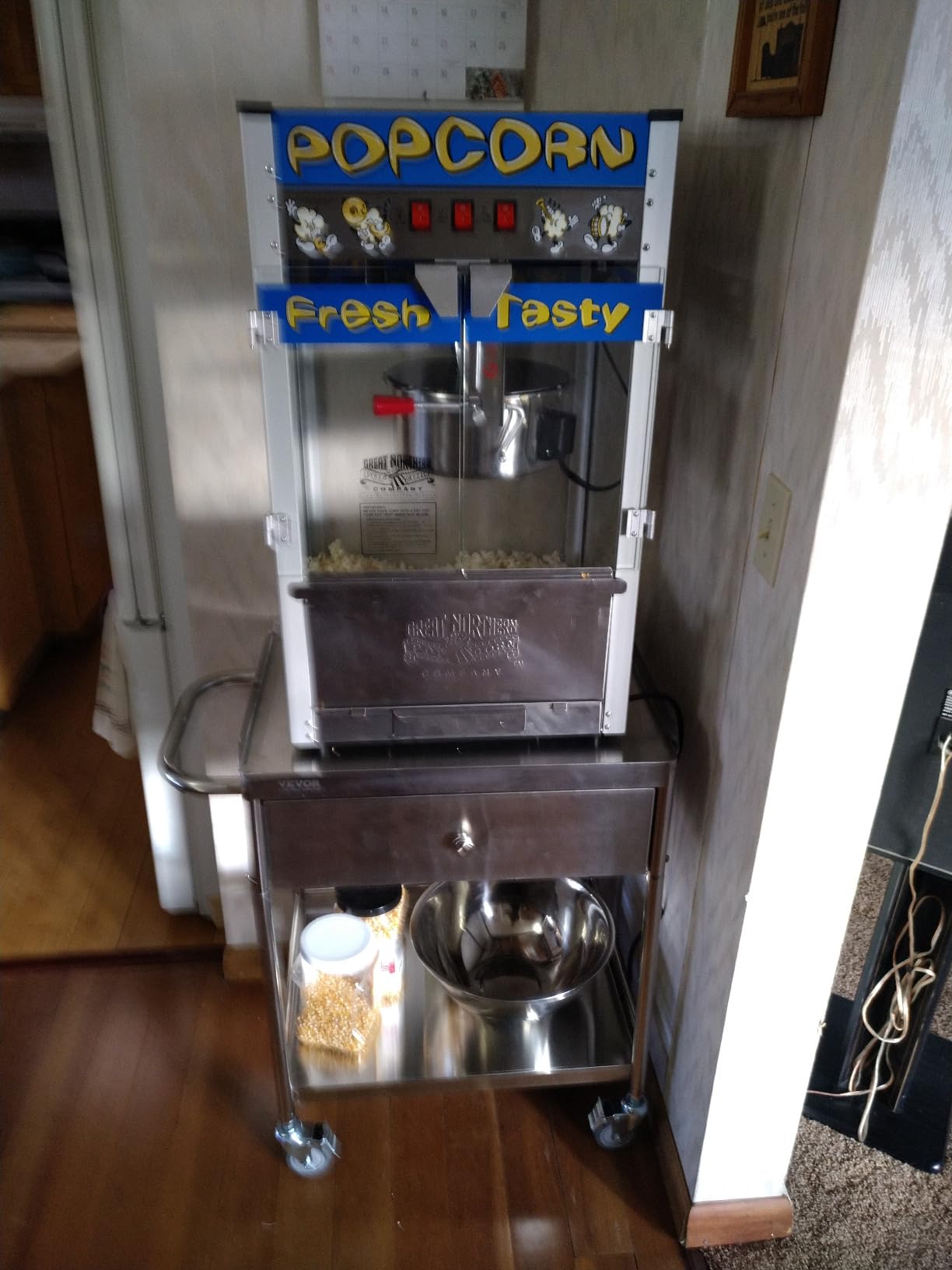 Great Northern Top Star Popcorn Machine - 12oz Stainless-Steel Kettle, Reject Kernel Tray, Warming Light, and Accessories by Great Northern Popcorn (Red and Yellow) customer photo 1