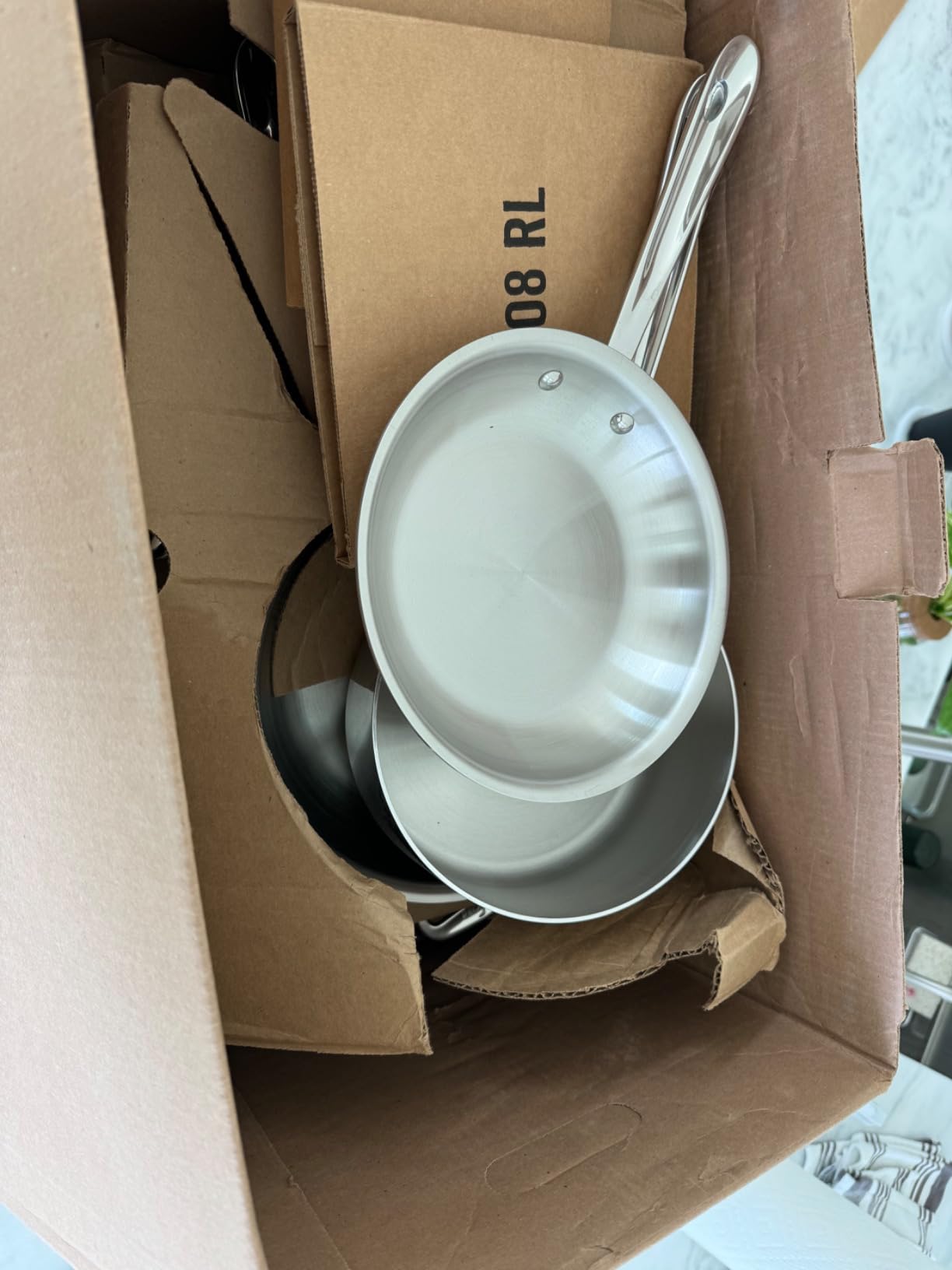 All-Clad D3 Stainless Steel 10 Piece Cookware Set - Made in USA - Includes Frying Pans, Saucepan, Saute Pan, Stockpot - Professional Grade - Oven Safe & Induction Compatible customer photo 1