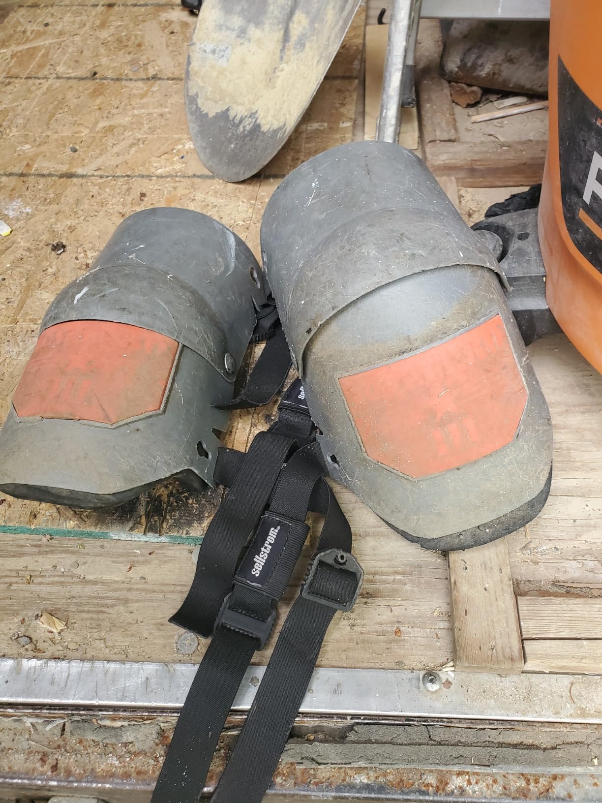 Sellstrom Ultra Flex III KneePro Professional Knee Pads for Men & Women with Triple-Layer Foam Cushioning, Heavy Duty Outer Shell, Speed Clips - for Construction Work, Gardening, Roofing, Flooring customer photo 1