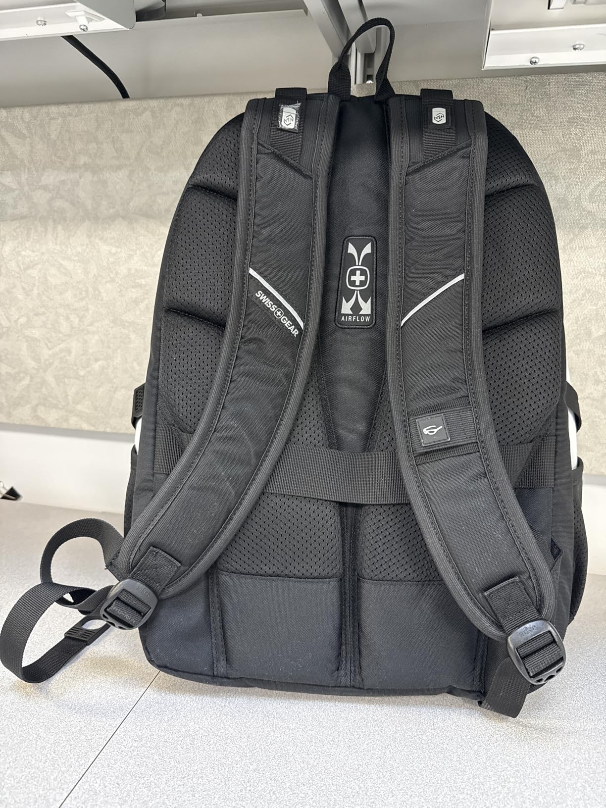 SWISSGEAR 1900 ScanSmart TSA Laptop Backpack Fits 17 Inch Laptop with RFID Protection and Tablet Pocket, Black, 19-Inch customer photo 1