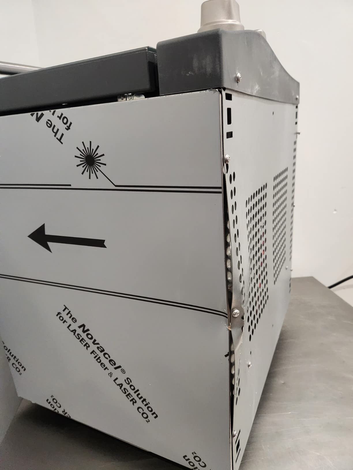 Cadco OV-003 Quarter-Size Commercial Countertop Convection Oven, 3 Pan Capacity, Manual Time & Temp Controls, Stainless Steel, 18-7/8