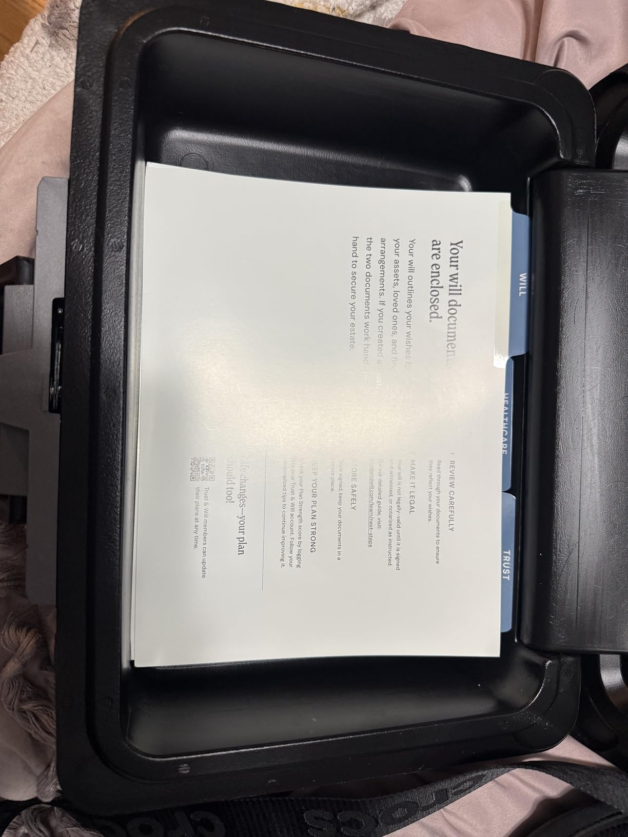 SentrySafe Fireproof Safe Box with Key Lock, Chest Safe with Carrying Handle to Secure Money, Jewelry, Documents, 0.25 Cubic Feet, 6.3 x 15.3 x 12.1 Inches, 1160 customer photo 1