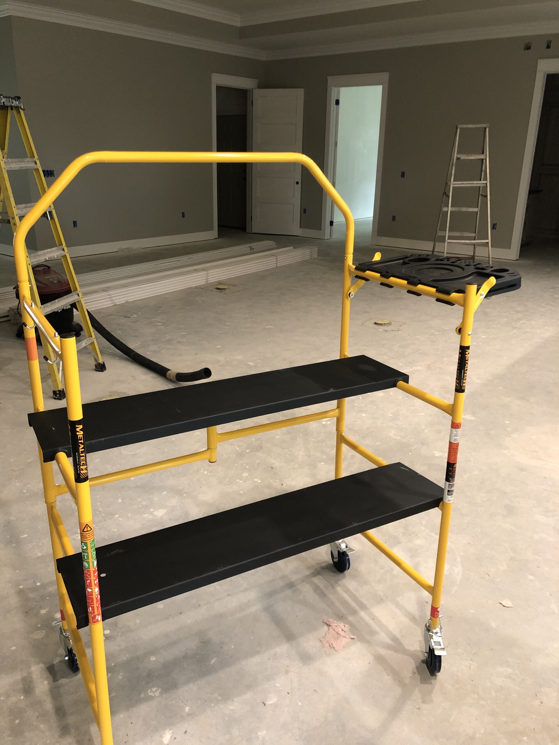 MetalTech 4 Ft Scaffolding Platform, Adjustable, Foldable and Rolling Scaffold Platform with 4-Inch Locking Wheels for Construction & DIY Projects customer photo 1