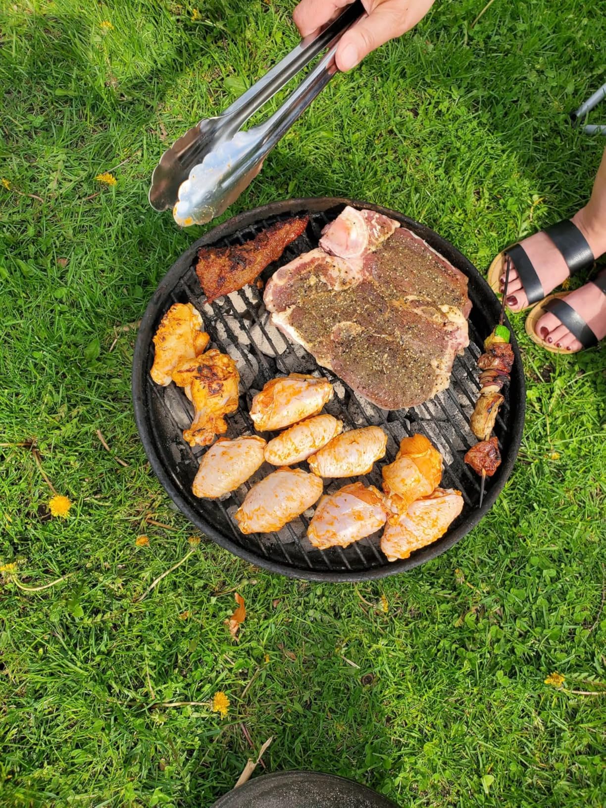 Weber Jumbo Joe Charcoal Grill, 18-Inch, Black - Lightweight Portable Kettle BBQ Grill with Tuck-N-Carry Lid Lock for Camping, Tailgating and Outdoor Cooking customer photo 2