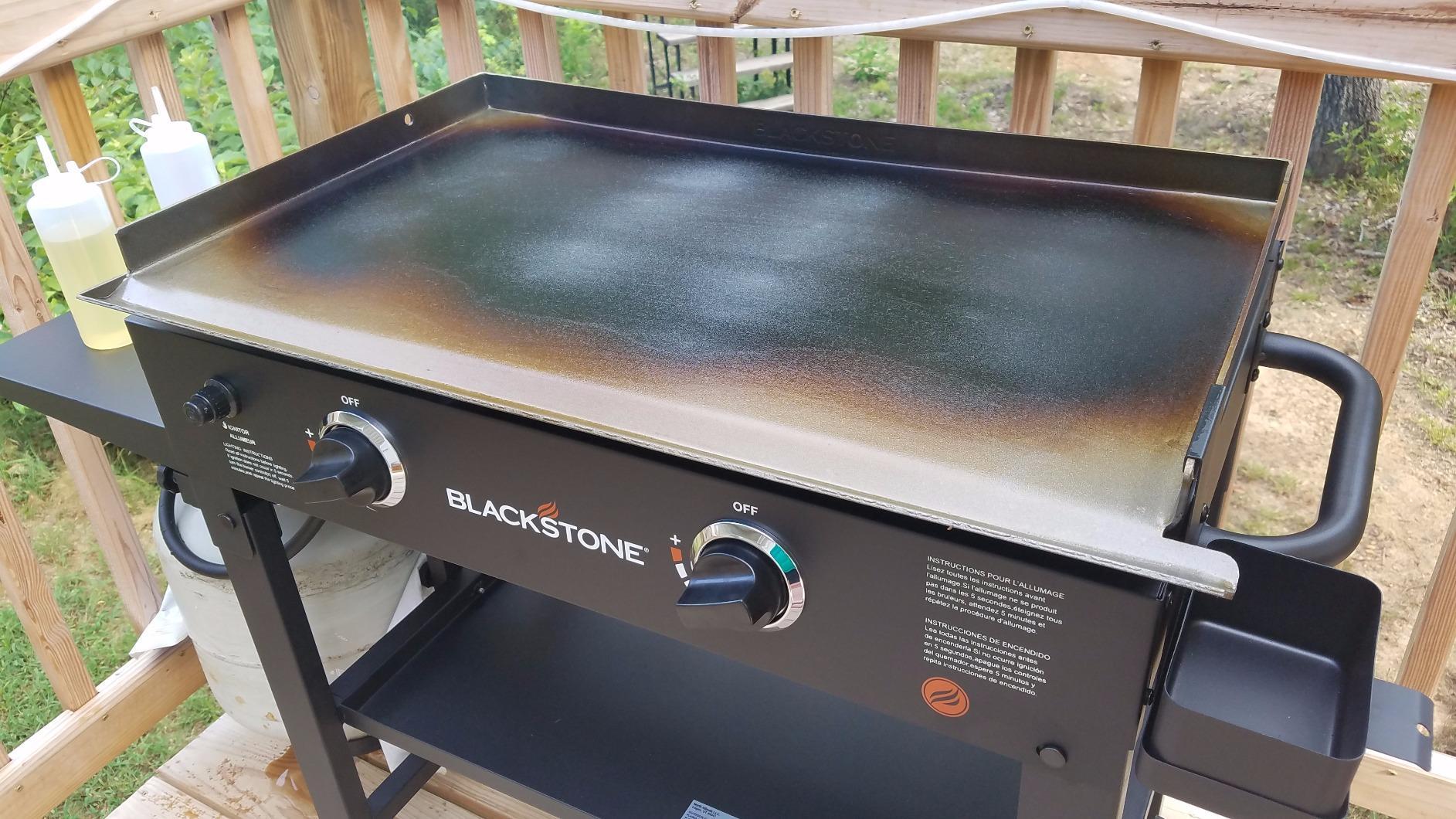 Blackstone Flat Top Gas Grill Griddle 2 Burner Propane Fuelled Rear Grease Management System, 1517, Outdoor Griddle Station for Camping, 28 inch customer photo 1