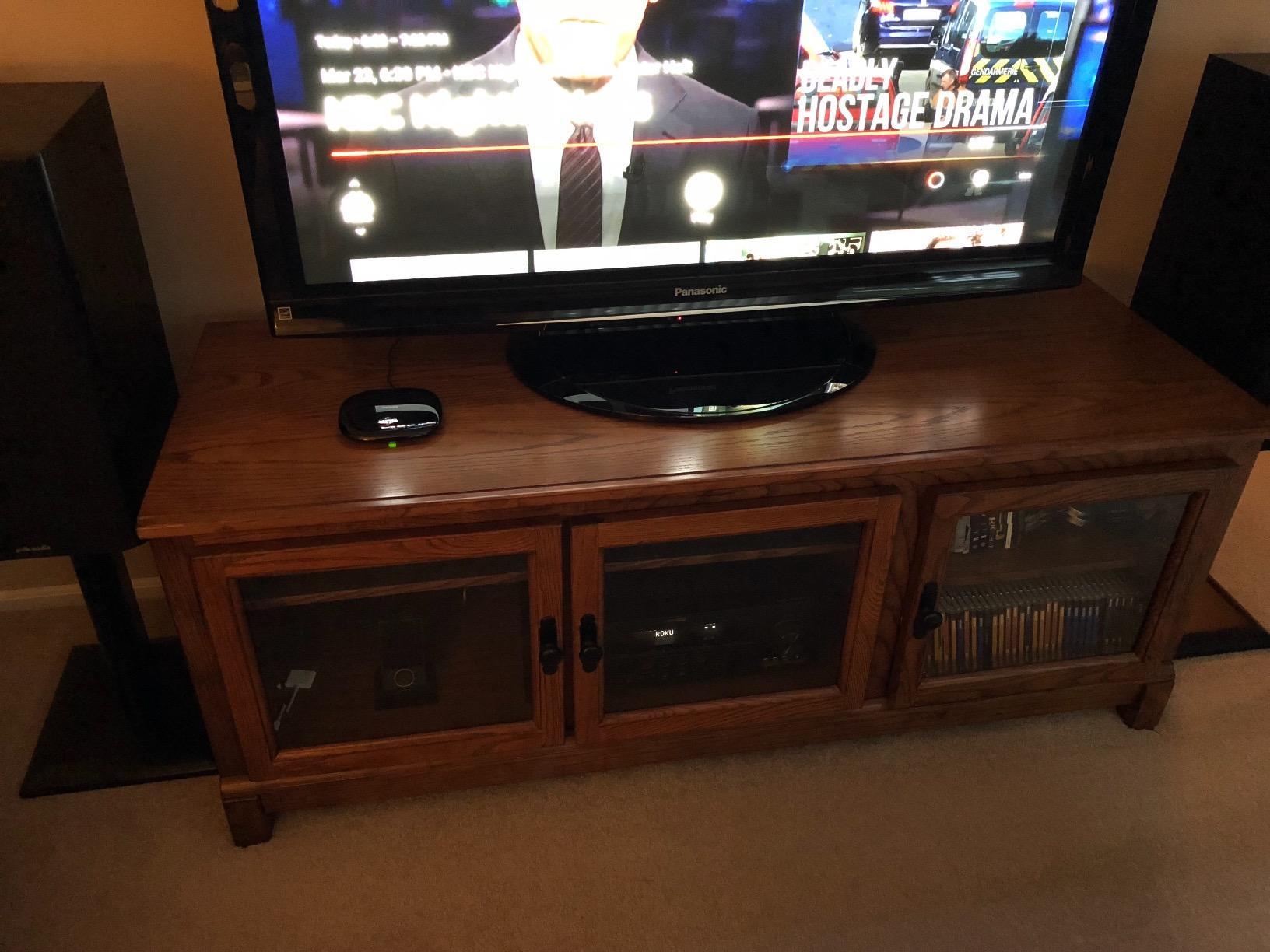 Logitech Harmony Smart Control with Smartphone App and Simple All In One Remote - Black customer photo 2