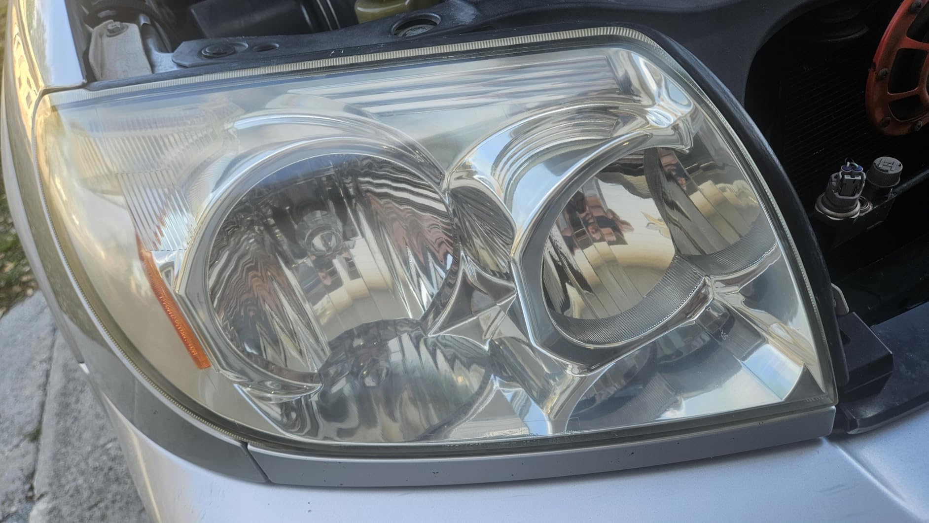 Formula 1 Headlight Restorer & Sealant - One Step Polish to Clean & Renew Yellowed Headlights, Windscreens, or Exterior Plastics (8 oz.) customer photo 2