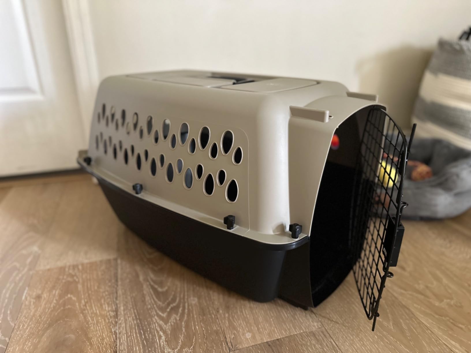 Petmate Vari Dog Kennel - Portable Dog Carriers & Crates for Large Dogs, Airline-Friendly, Durable Plastic, Pet Carrier For Home and Travel, 36 Inches customer photo 2