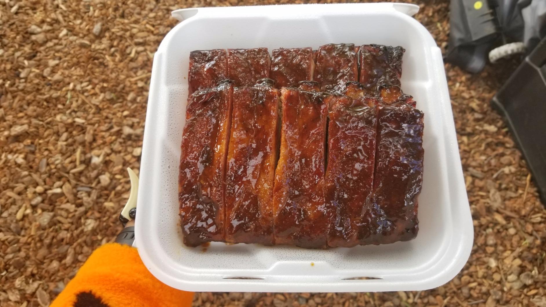 Weber Smokey Mountain Cooker 14-Inch Charcoal Smoker - Outdoor BBQ Smoker with Dual Cooking Grates, Porcelain-Enameled Kettle & Temperature Control Dampers customer photo 2