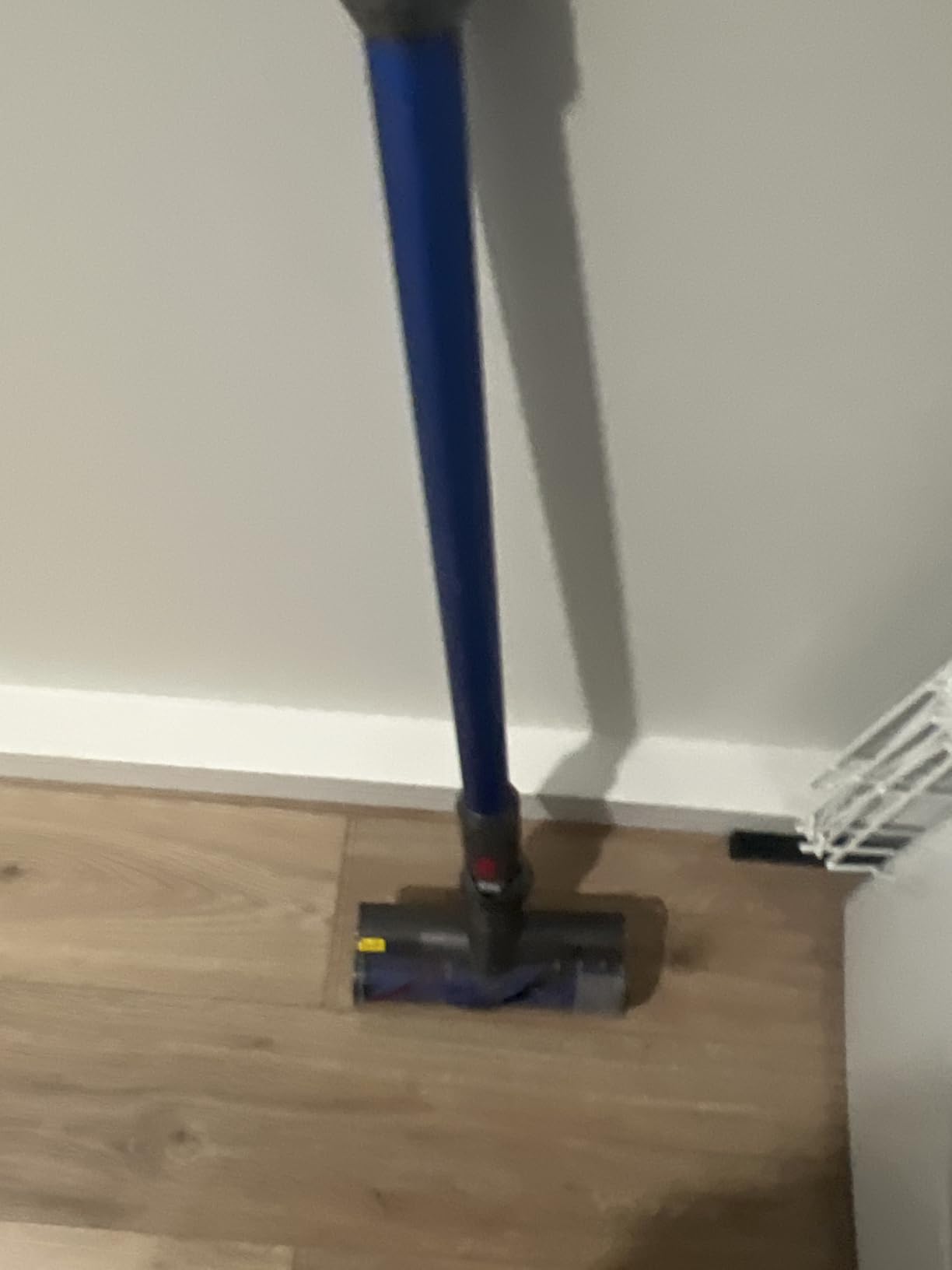 Dyson V11 Origin Cordless Vacuum, 185AW, 3 Power Modes, Up to 60 Minutes, Deep Cleans Hard Floors and Carpets, Detangles Pet Hair, Converts to Handheld customer photo 2