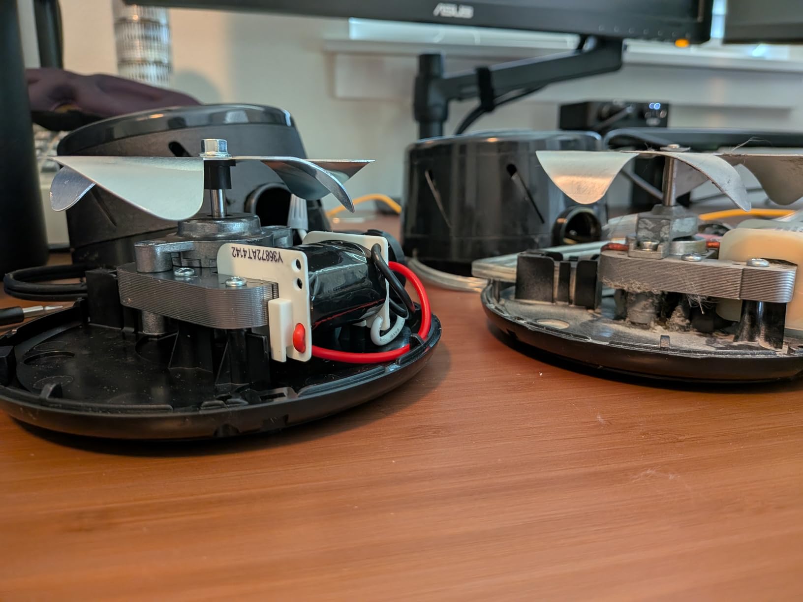 Yogasleep Dohm Classic (White) The Original White Noise Sound Machine, Soothing Natural Sounds from a Real Fan, Sleep Therapy for Adults & Baby, Noise Cancelling for Office Privacy & Meditation customer photo 2