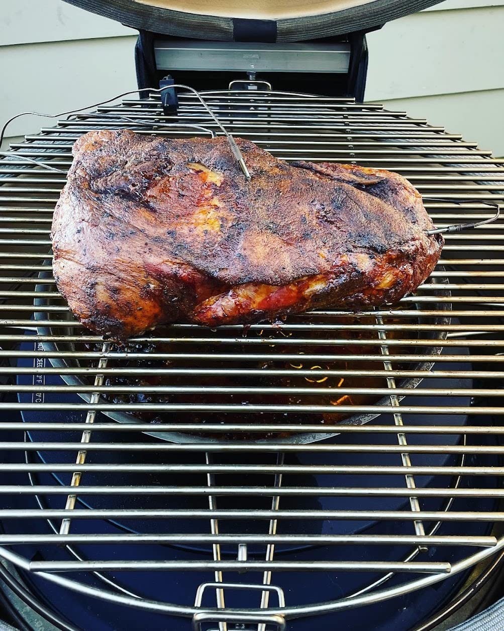 Kamado Joe Big Joe Series I 24-inch Ceramic Charcoal Grill and Smoker with Cart, Side Shelves, Stainless Steel Grates and 450 Cooking Square Inches in Red customer photo 1