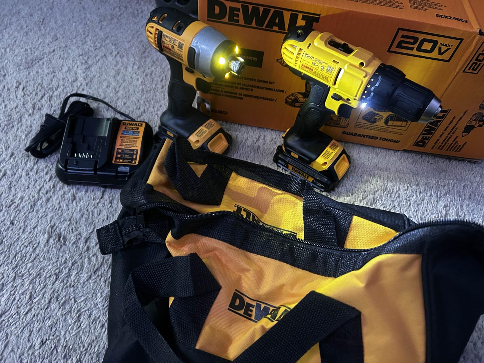 DEWALT 20V MAX Cordless Drill and Impact Driver, Power Tool Combo Kit , Includes 2 Batteries, Charger and Bag (DCK240C2) customer photo 1
