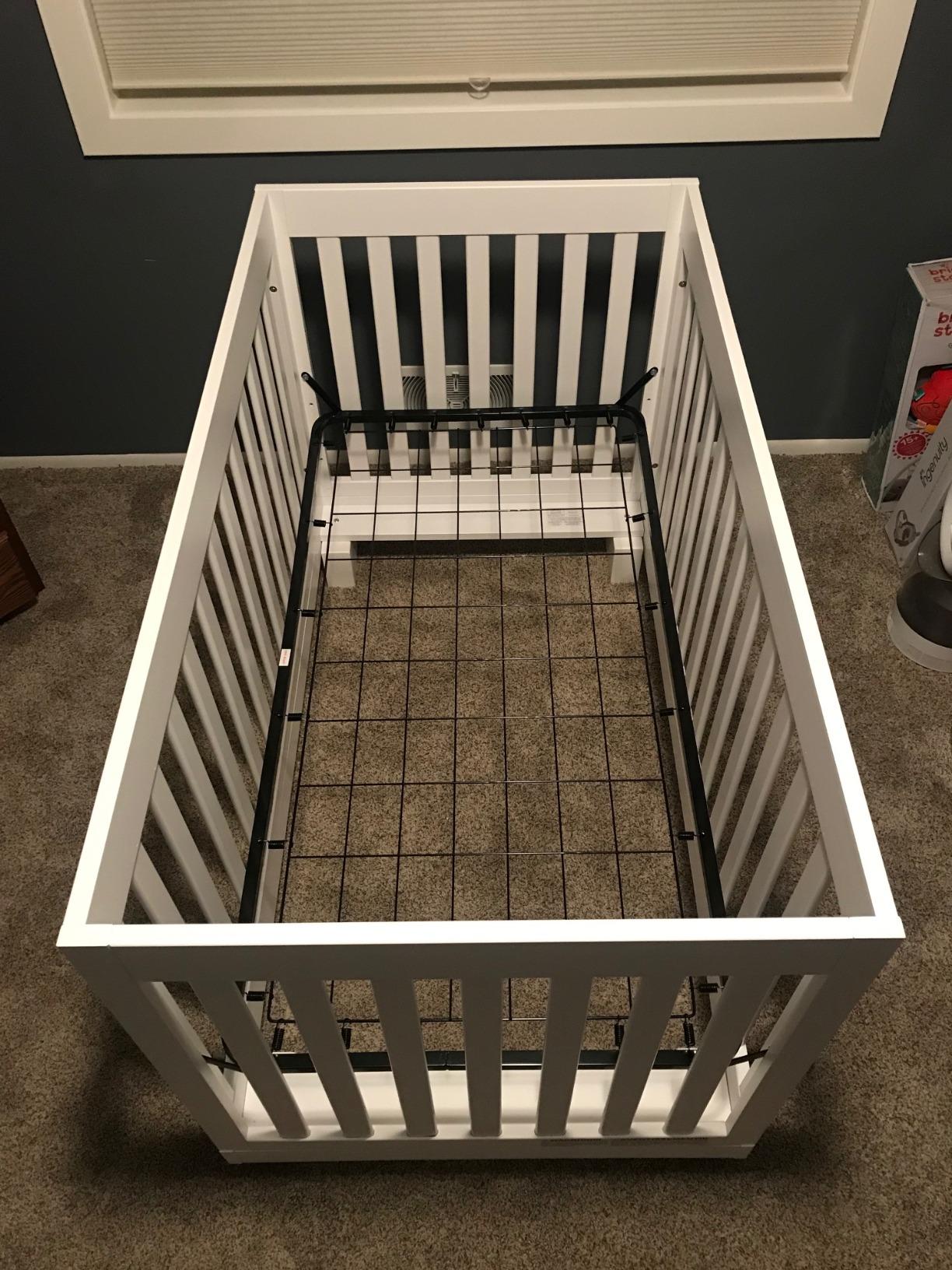 Modo 3-in-1 Baby Crib Convertible to Toddler Bed & Daybed - Includes Toddler Conversion Kit - GREENGUARD Gold Certified - 100% Solid Wood Crib for Baby - 4 Adjustable Heights - White customer photo 2