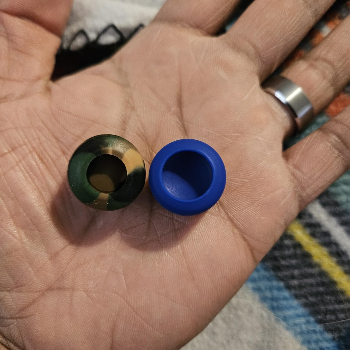 AceShot Thumb Grips (8pc) for Xbox One (Series X, S) & Steamdeck by Foamy Lizard - Sweat Free 100% Silicone Precision Raised Antislip Rubber Analog Stick Grips for Xbox One Controller (8 Grips) Black customer photo 1