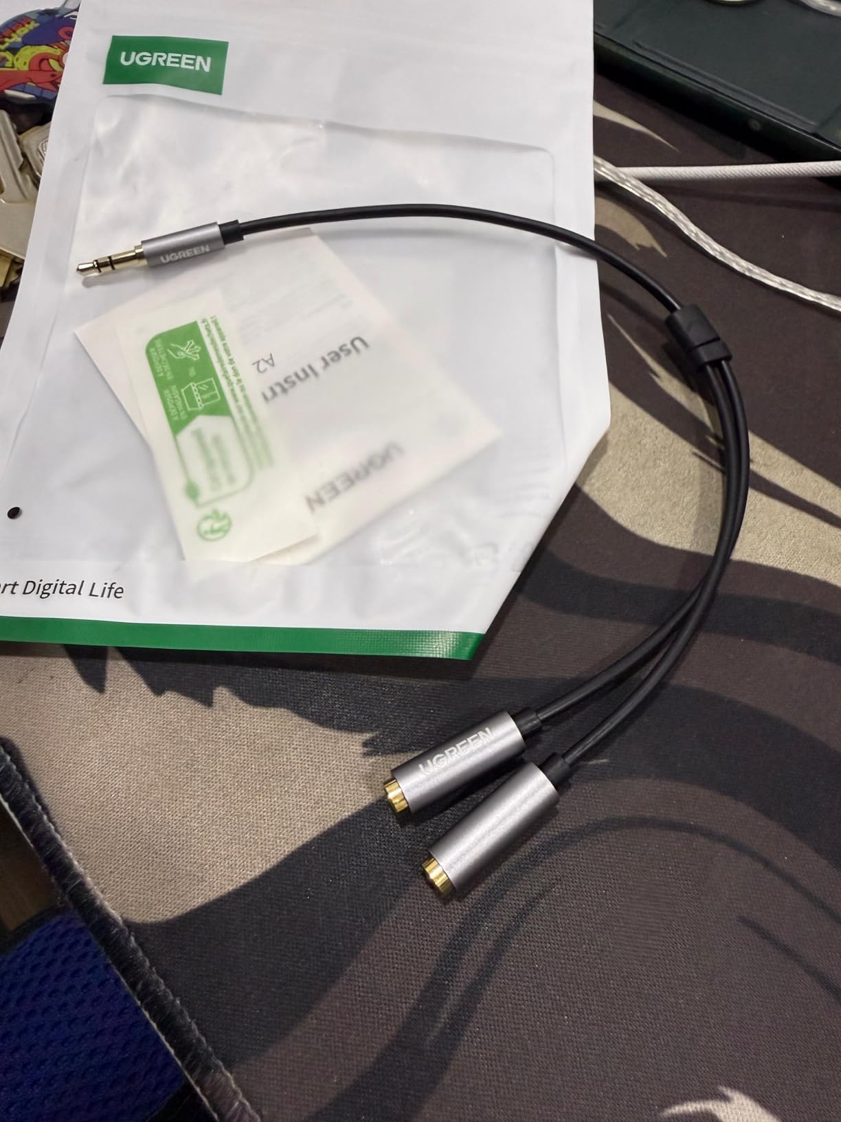 UGREEN Headphone Splitter 3.5mm Audio Stereo Y Splitter Aux Extension Cable Male to Female Dual Headphone Jack Adapter for Earphone Compatible with Switch 2/PS4/PS5 iPhone iPad, Tablet, Laptop, 7.87