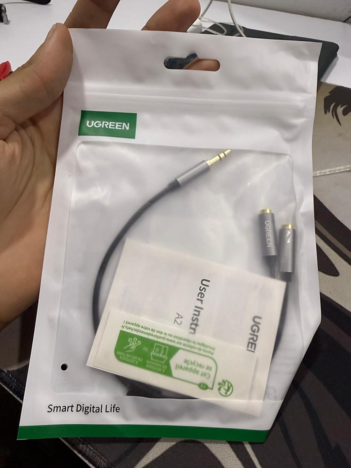 UGREEN Headphone Splitter 3.5mm Audio Stereo Y Splitter Aux Extension Cable Male to Female Dual Headphone Jack Adapter for Earphone Compatible with Switch 2/PS4/PS5 iPhone iPad, Tablet, Laptop, 7.87