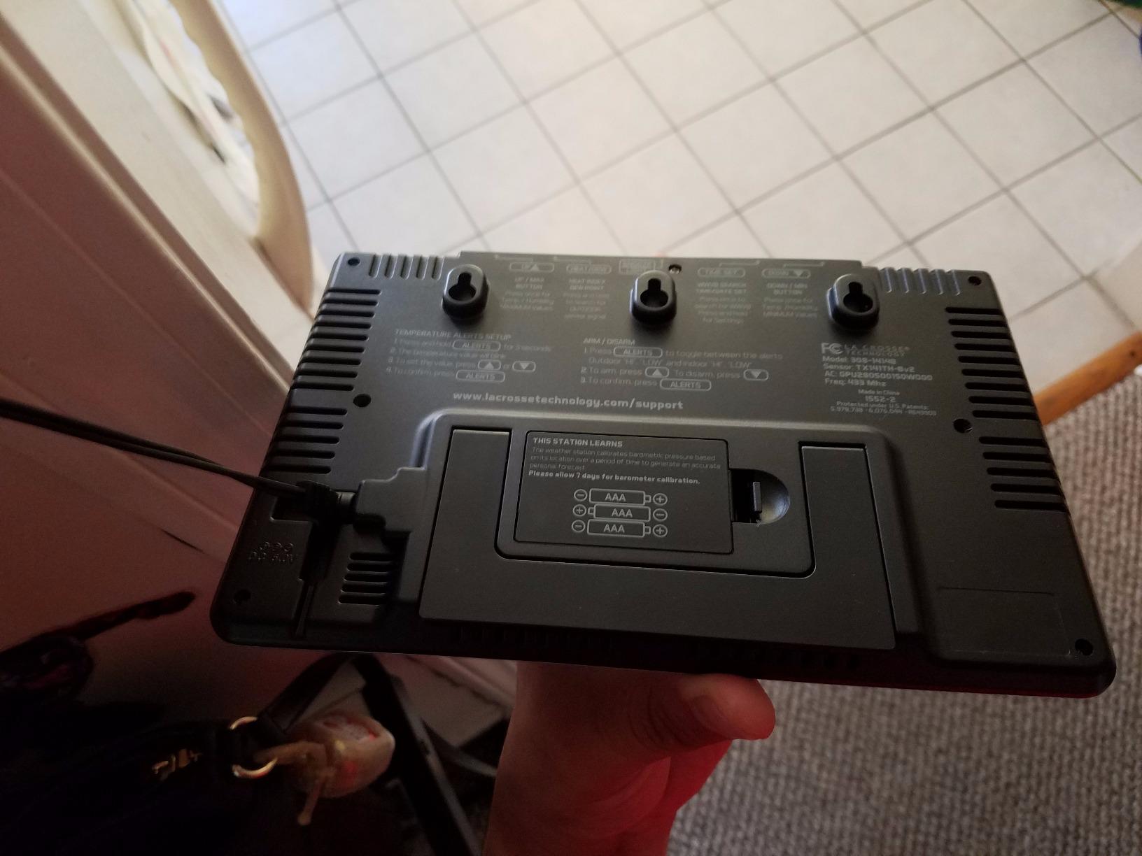 La Crosse Technology Advanced Weather Station with Full-Color LCD & Atomic Time customer photo 1