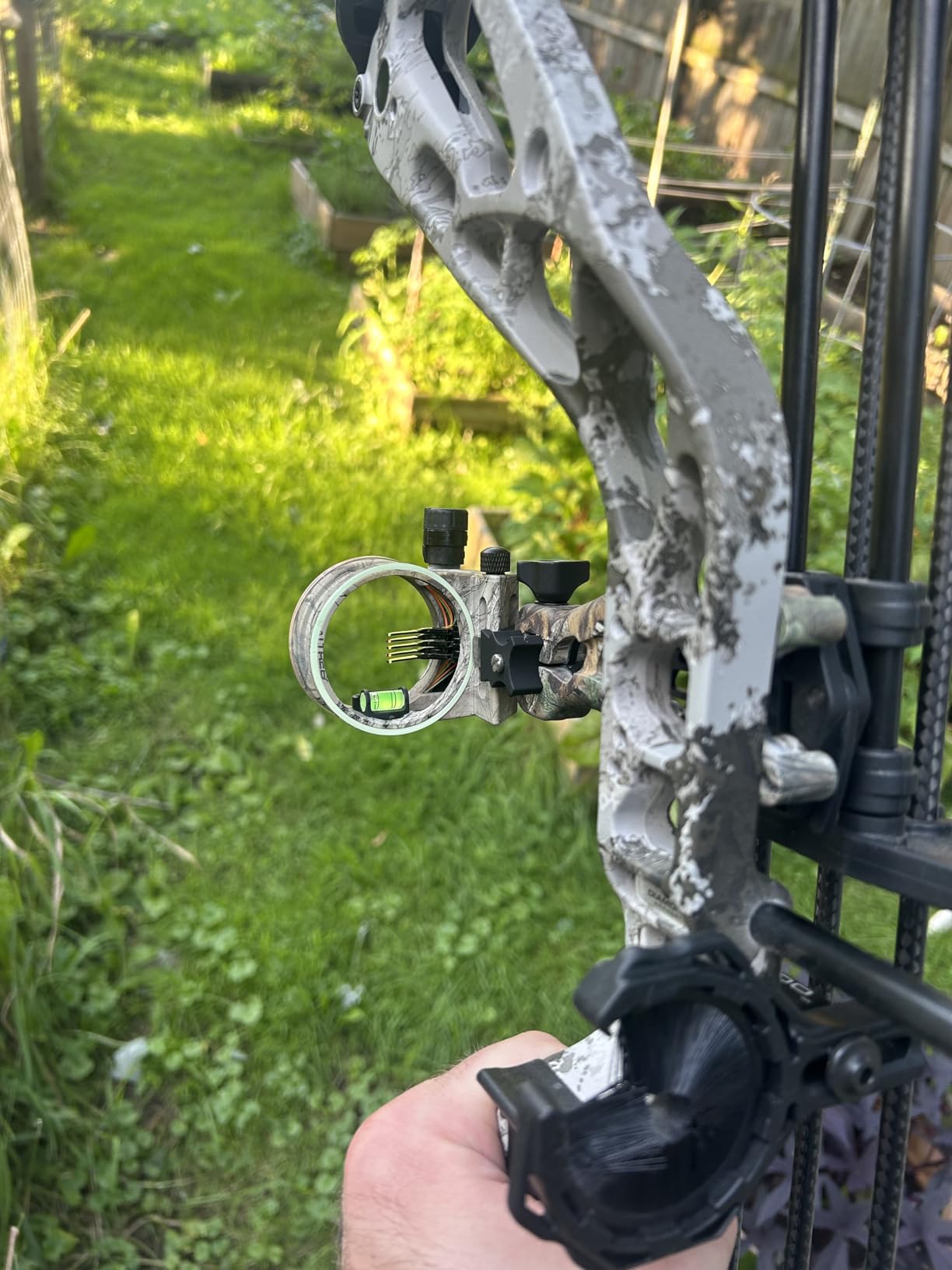 TRUGLO Carbon Hybrid Ultra Lightweight Micro-Adjustable 5-Pin Hunting Bow Sight customer photo 1