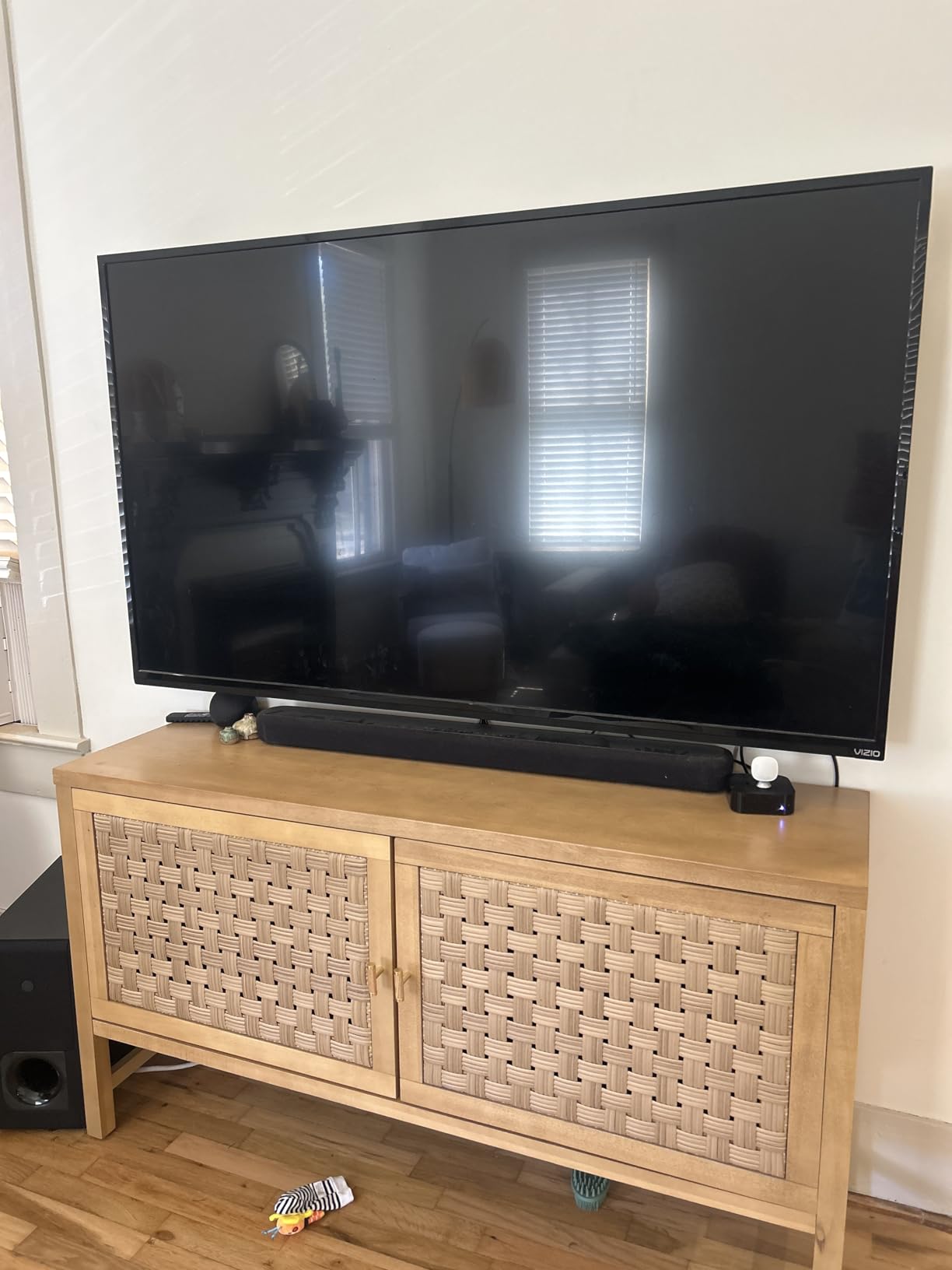 Mounting Dream TV Mount Fixed for Most 42-84 Inch Flat Screen TVs, UL Listed TV Wall Mount Bracket up to VESA 600 x 400mm and 132 lbs - Fits 16 to 18 to 24 Studs - Low Profile and Space Saving MD2163-K customer photo 2