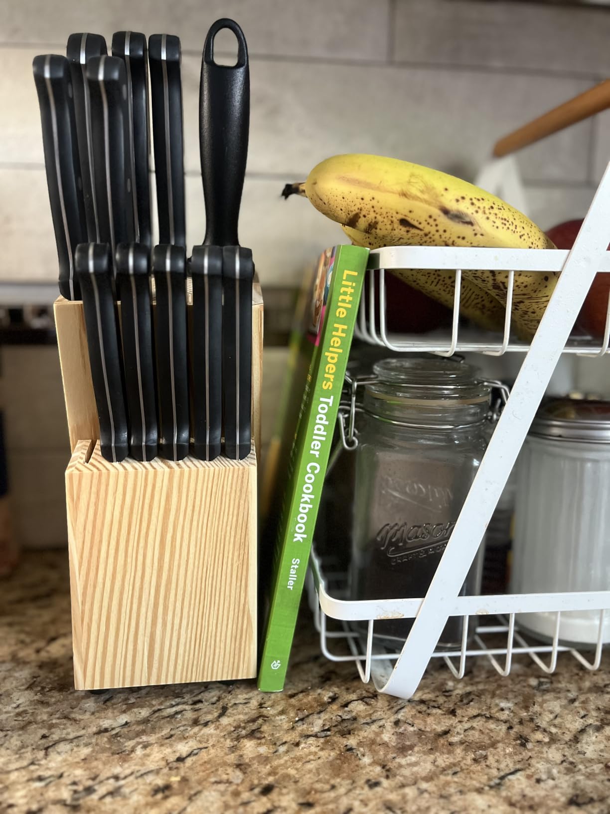 Amazon Basics 14-Piece High Carbon Stainless Steel Kitchen Knife Set with Full Tang Construction, Ergonomic Handles, Sharpener and Pinewood Block, Black customer photo 2