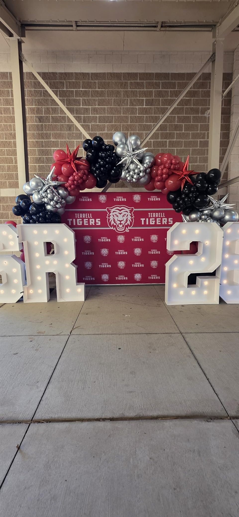 Brightown Outdoor String Lights 29 Feet G40 LED Patio Lights, Plug-in, 13 Plastic Edison Bulbs(1 Spare), Waterproof Connectable Hanging Light for Backyard Porch Balcony Party Decor, E12 Base, Black customer photo 1