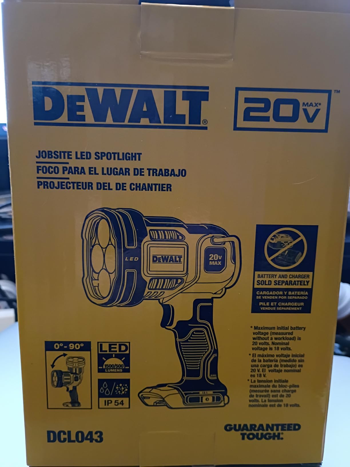 DEWALT 20V MAX LED Work Light, Handheld Spotlight with 508 Yard Distance, Pivoting Head, 1500 Lumens, Cordless, Battery Not Included (DCL043) customer photo 1