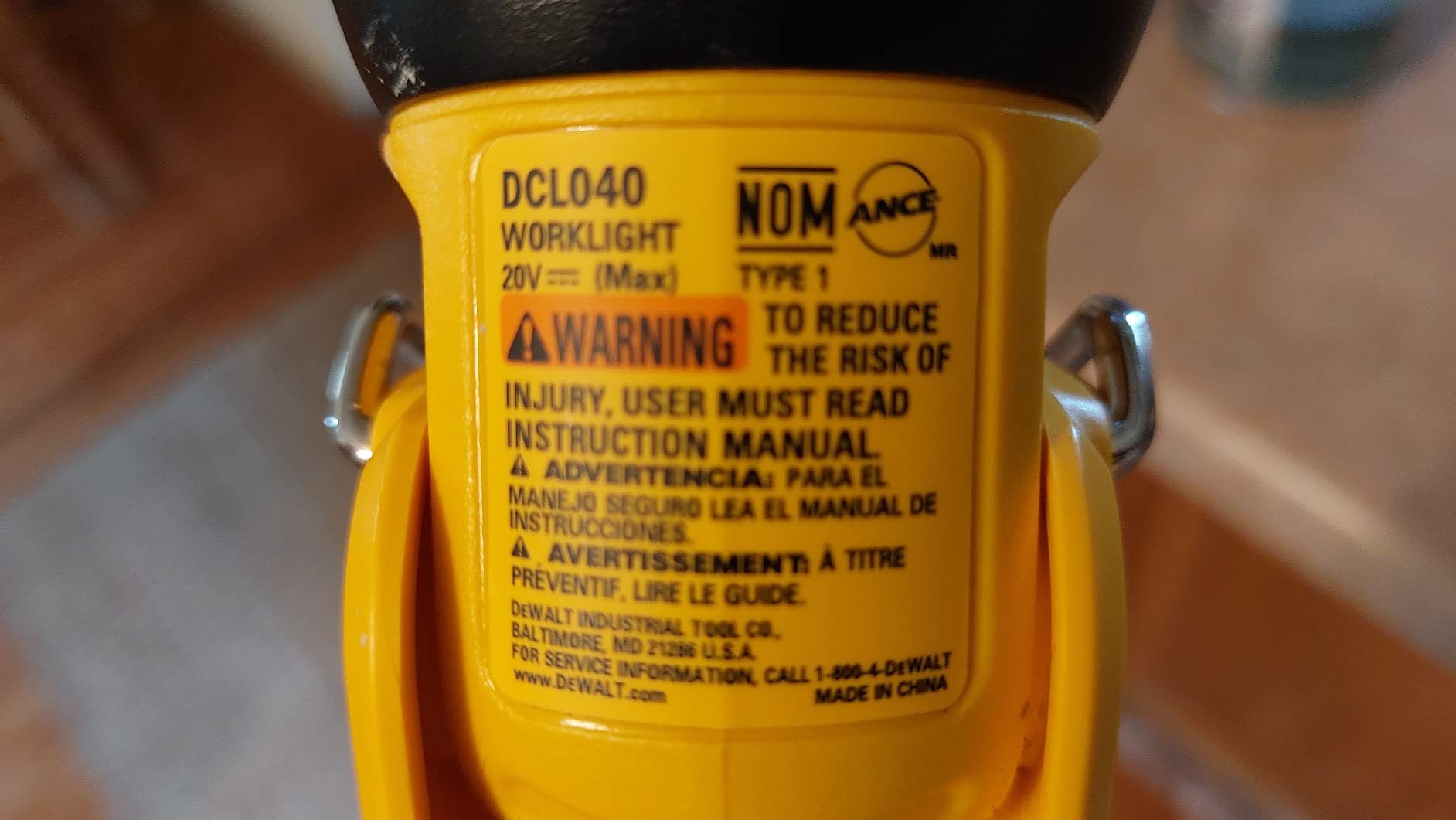 DEWALT 20V MAX LED Work Light, Handheld Spotlight with 508 Yard Distance, Pivoting Head, 1500 Lumens, Cordless, Battery Not Included (DCL043) customer photo 2